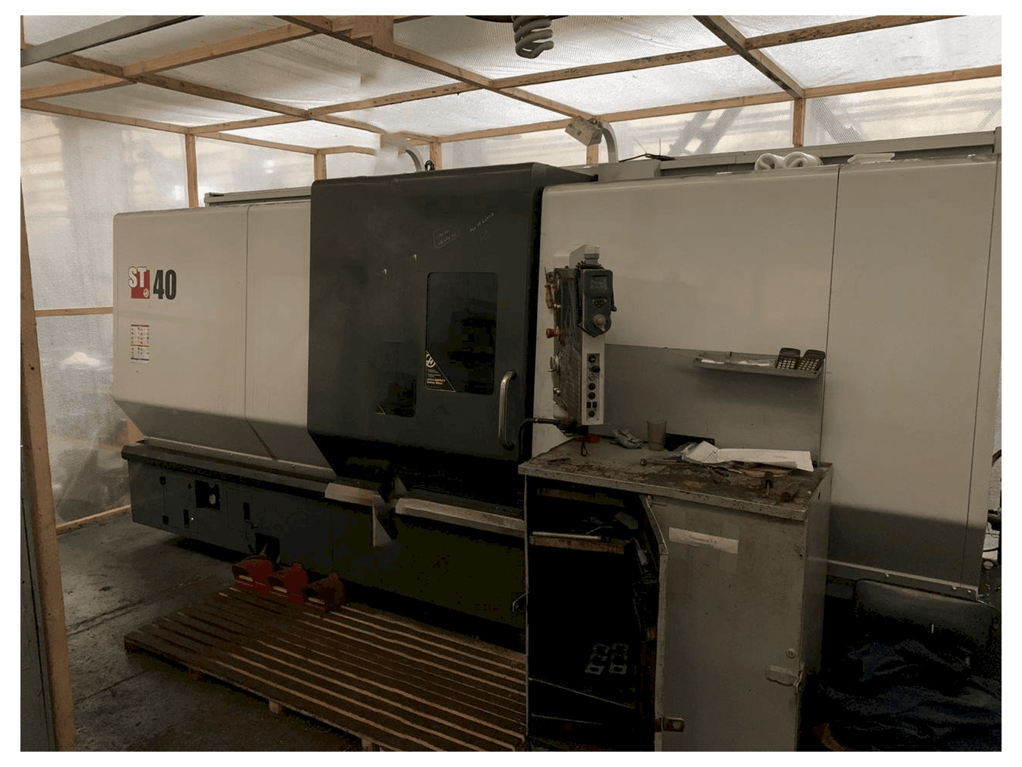 Frontansicht der HAAS ST-40 Maschine