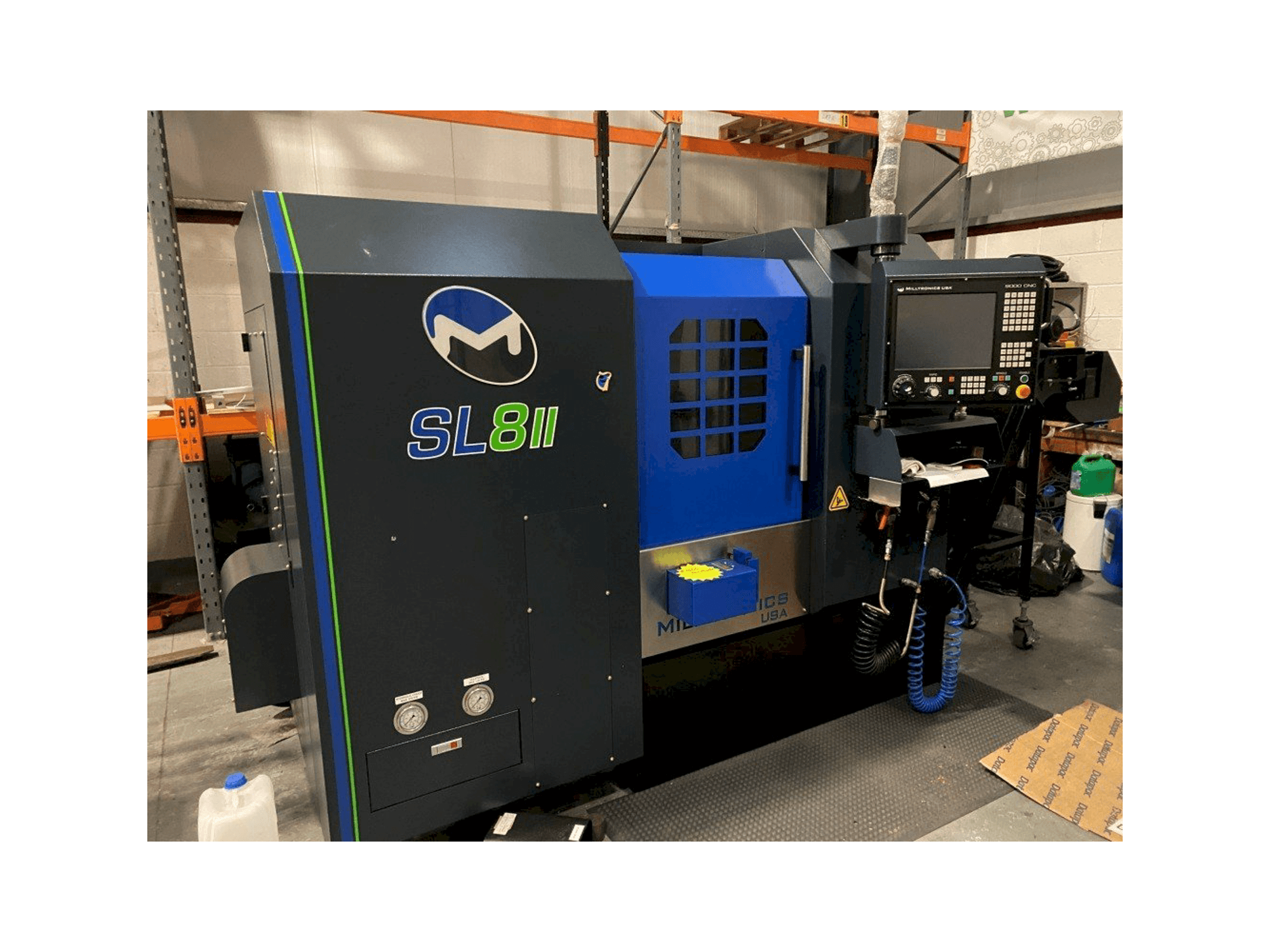 Frontansicht der MILLTRONICS SL8-II Maschine