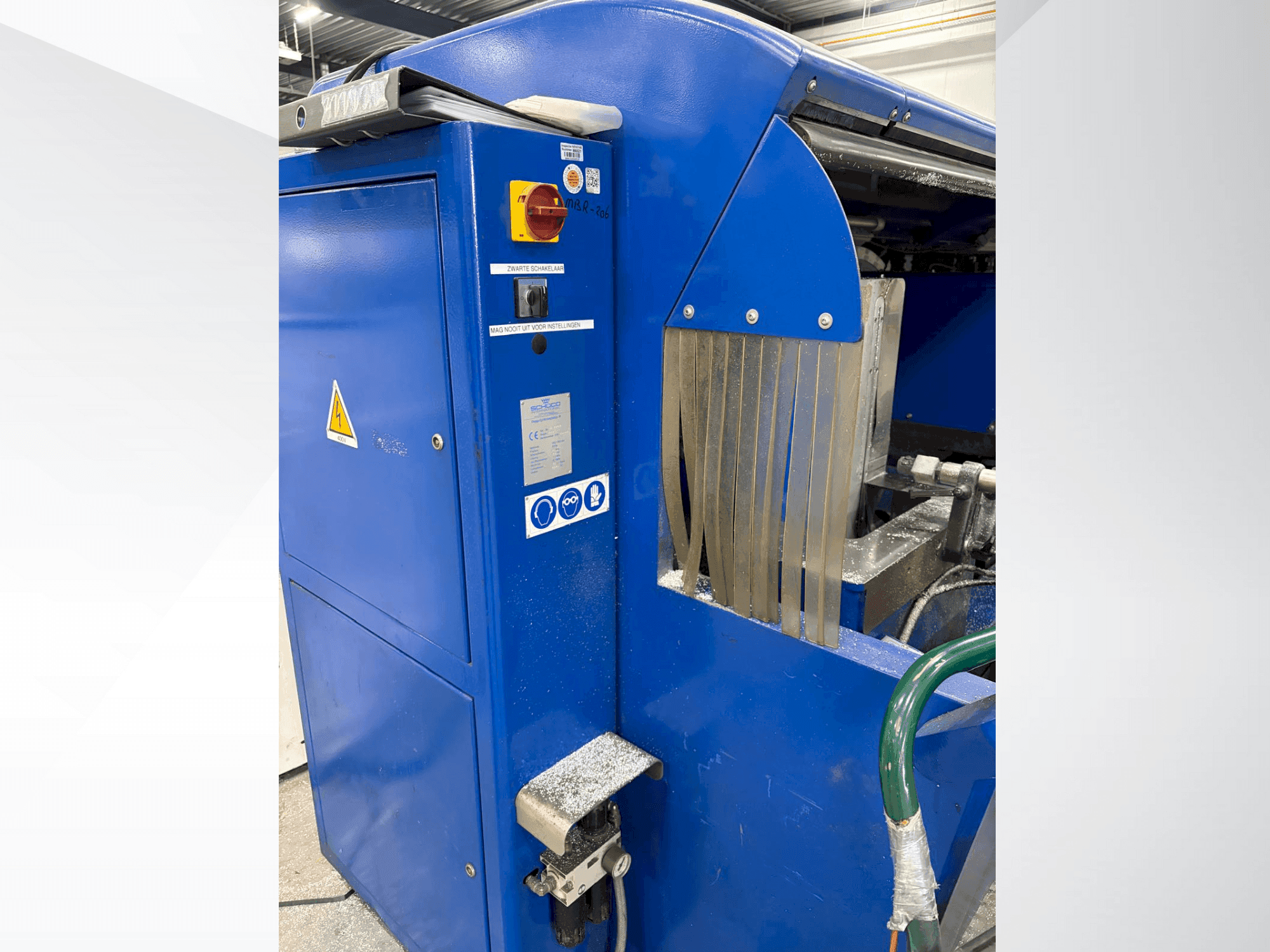 Frontansicht der SCHÜCO B 50 S Maschine