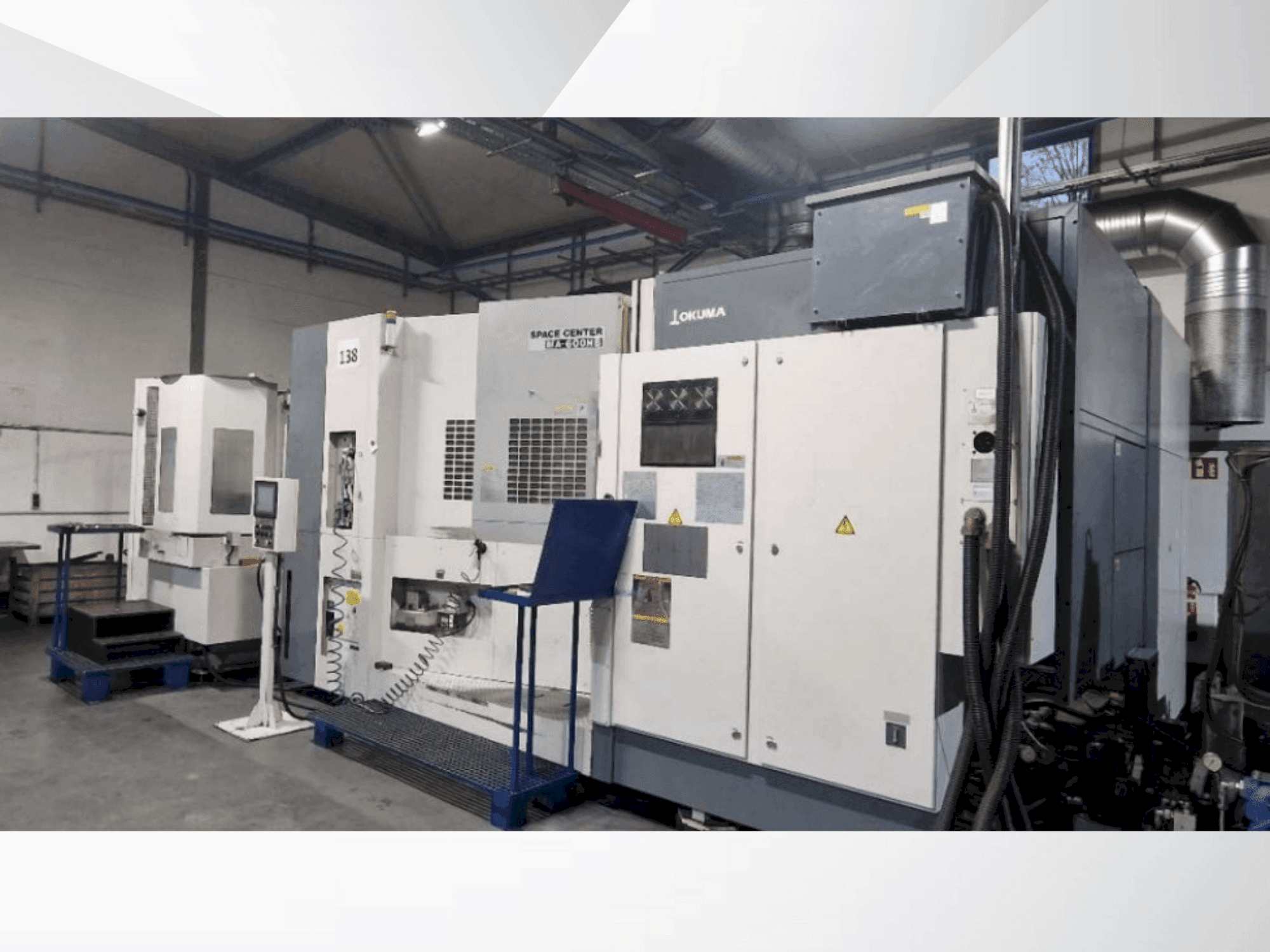 Frontansicht der Okuma MA-600 HB Maschine