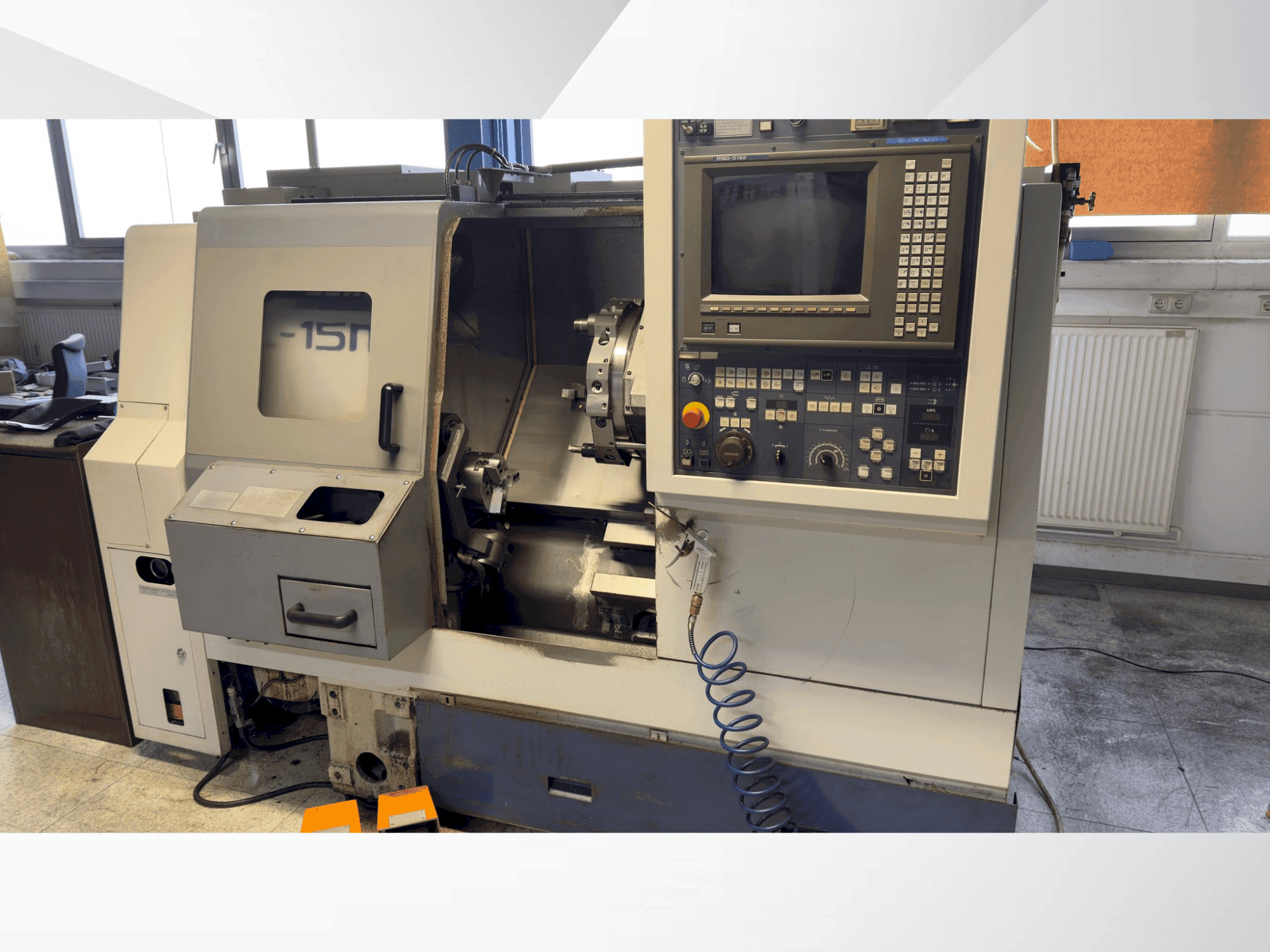 Frontansicht der MORI SEIKI SL-15MC Maschine