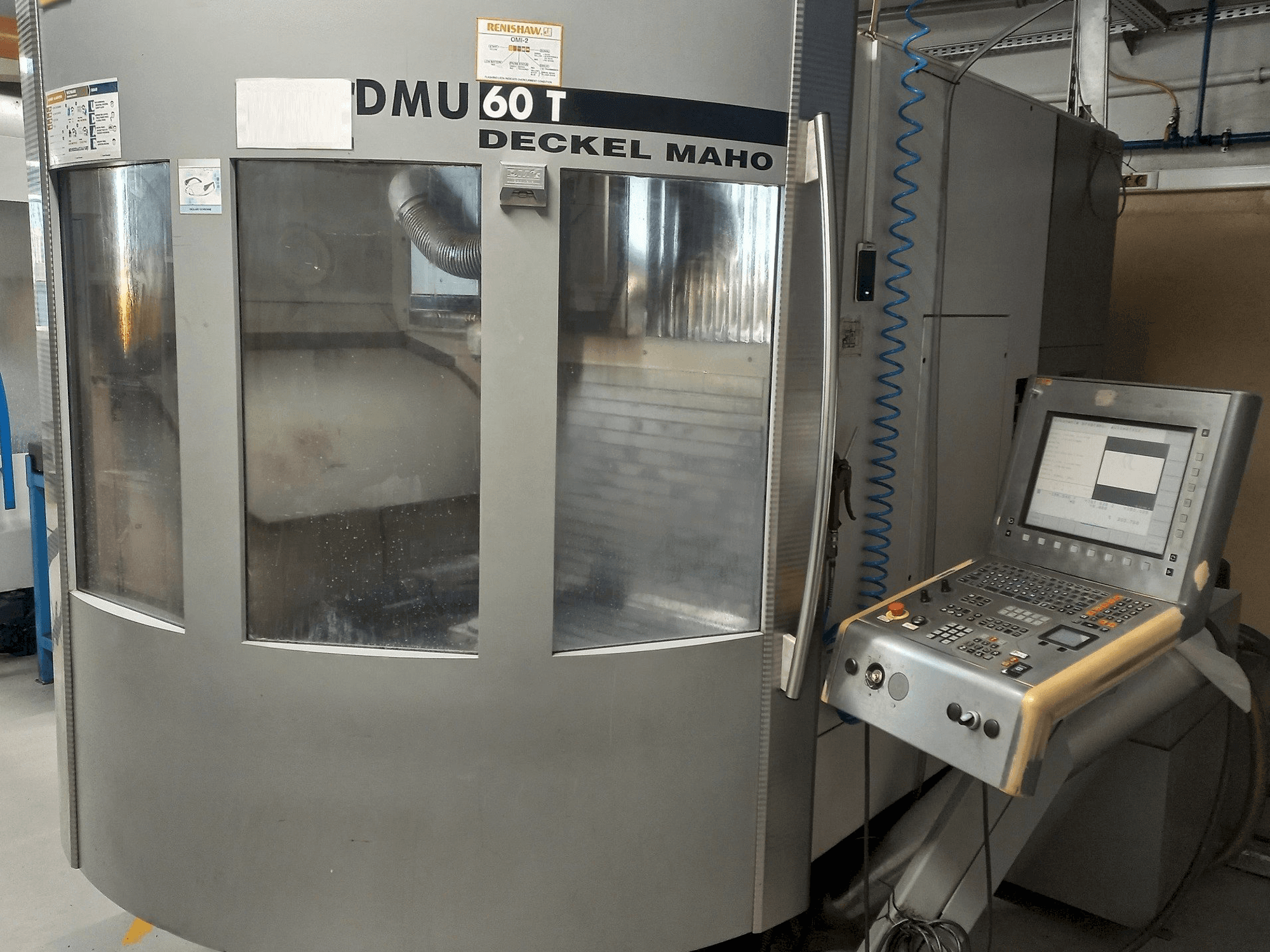 Frontansicht der DMG DMU 60T Maschine