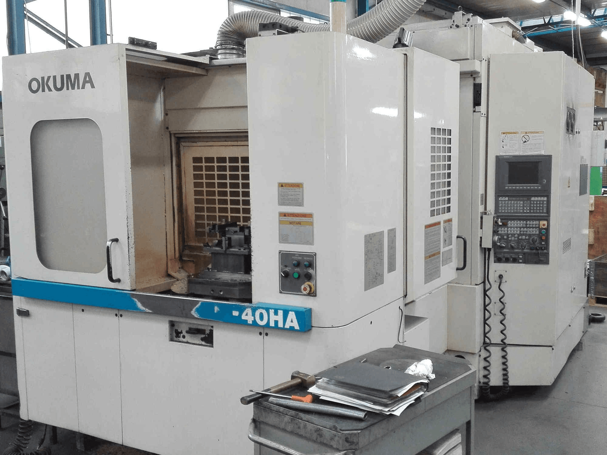 Frontansicht der Okuma MX 40HA Maschine