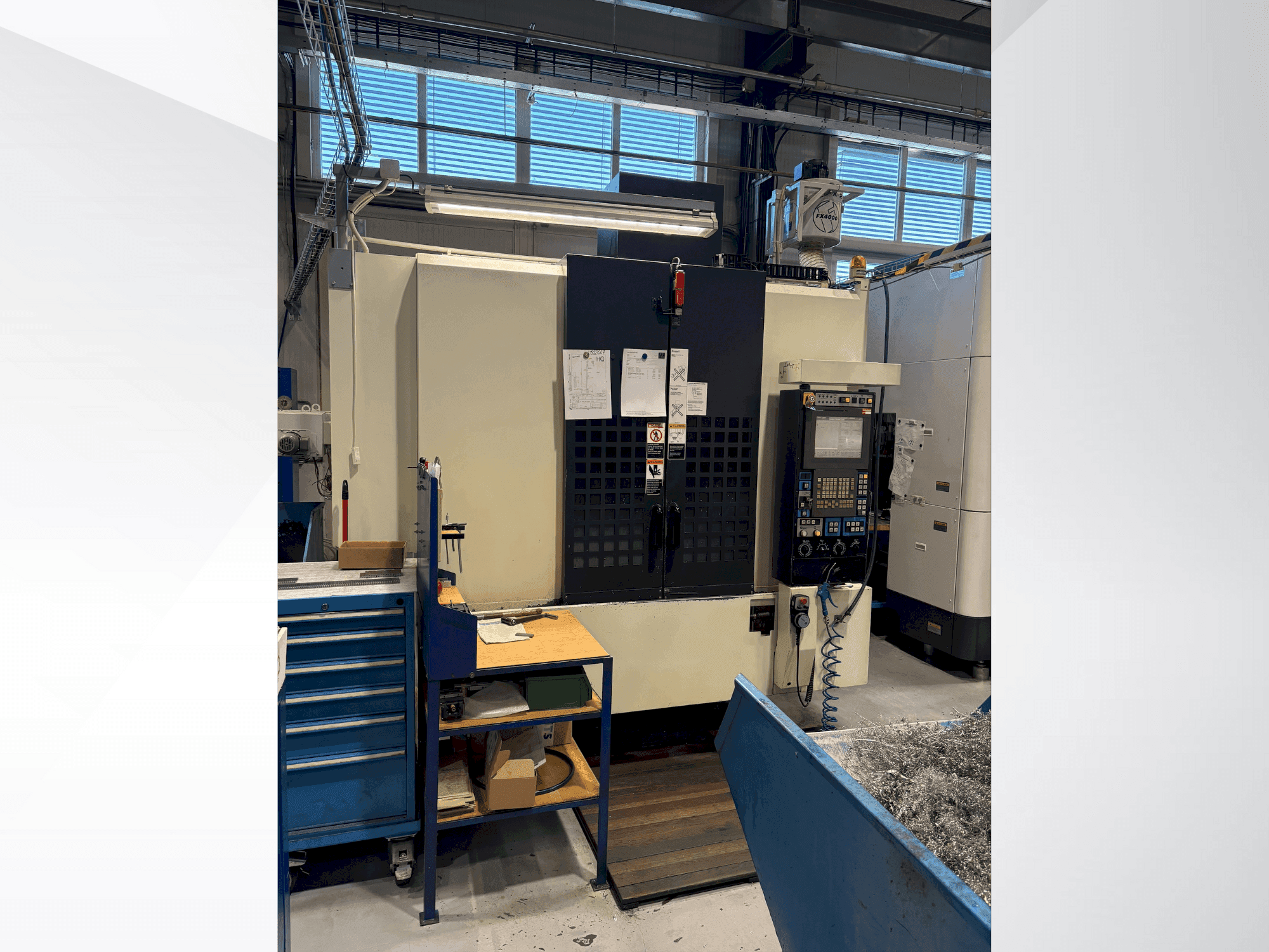 Frontansicht der Makino S56 Maschine