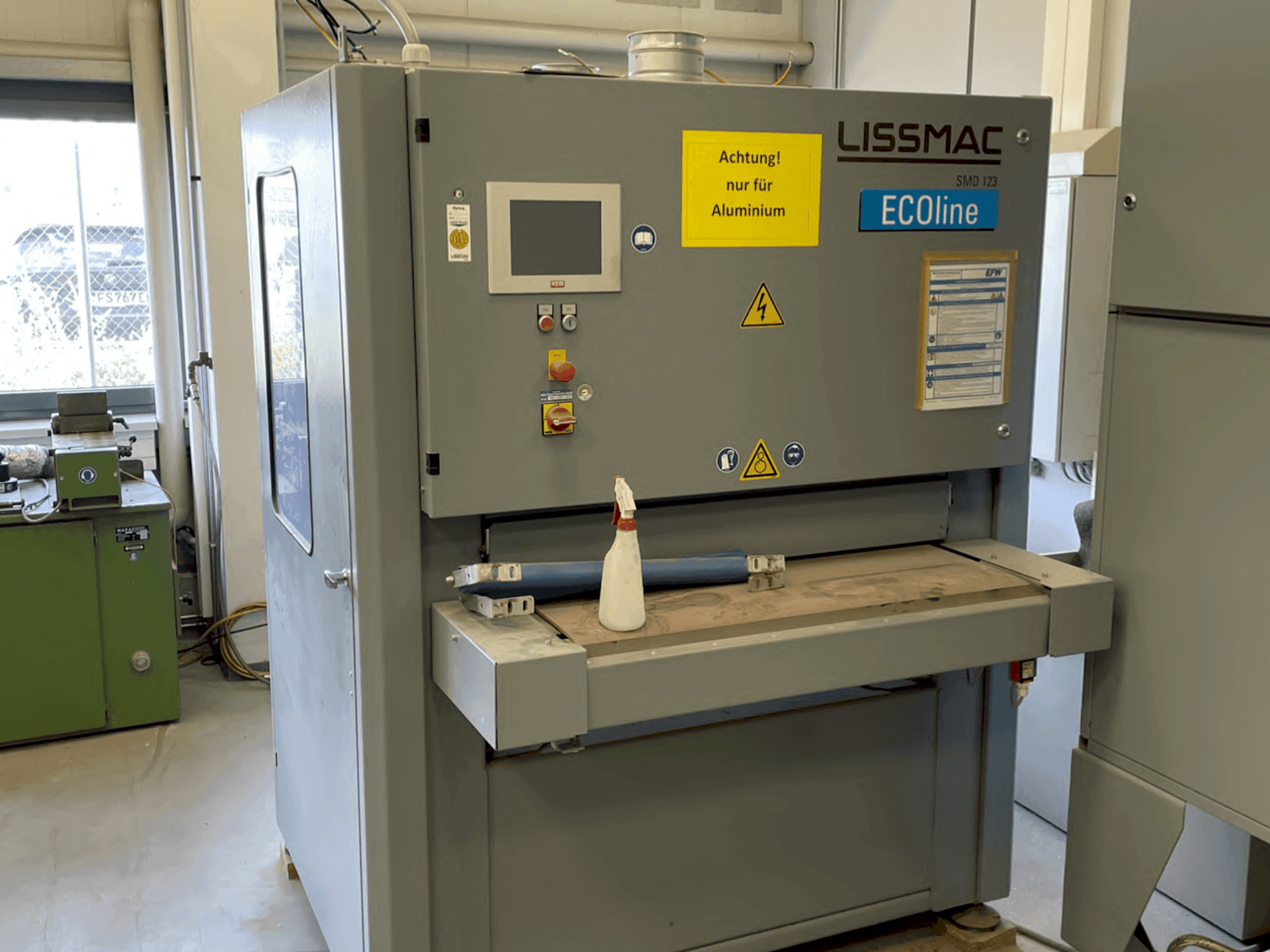 Frontansicht der LISSMAC SMD 123 RE Maschine