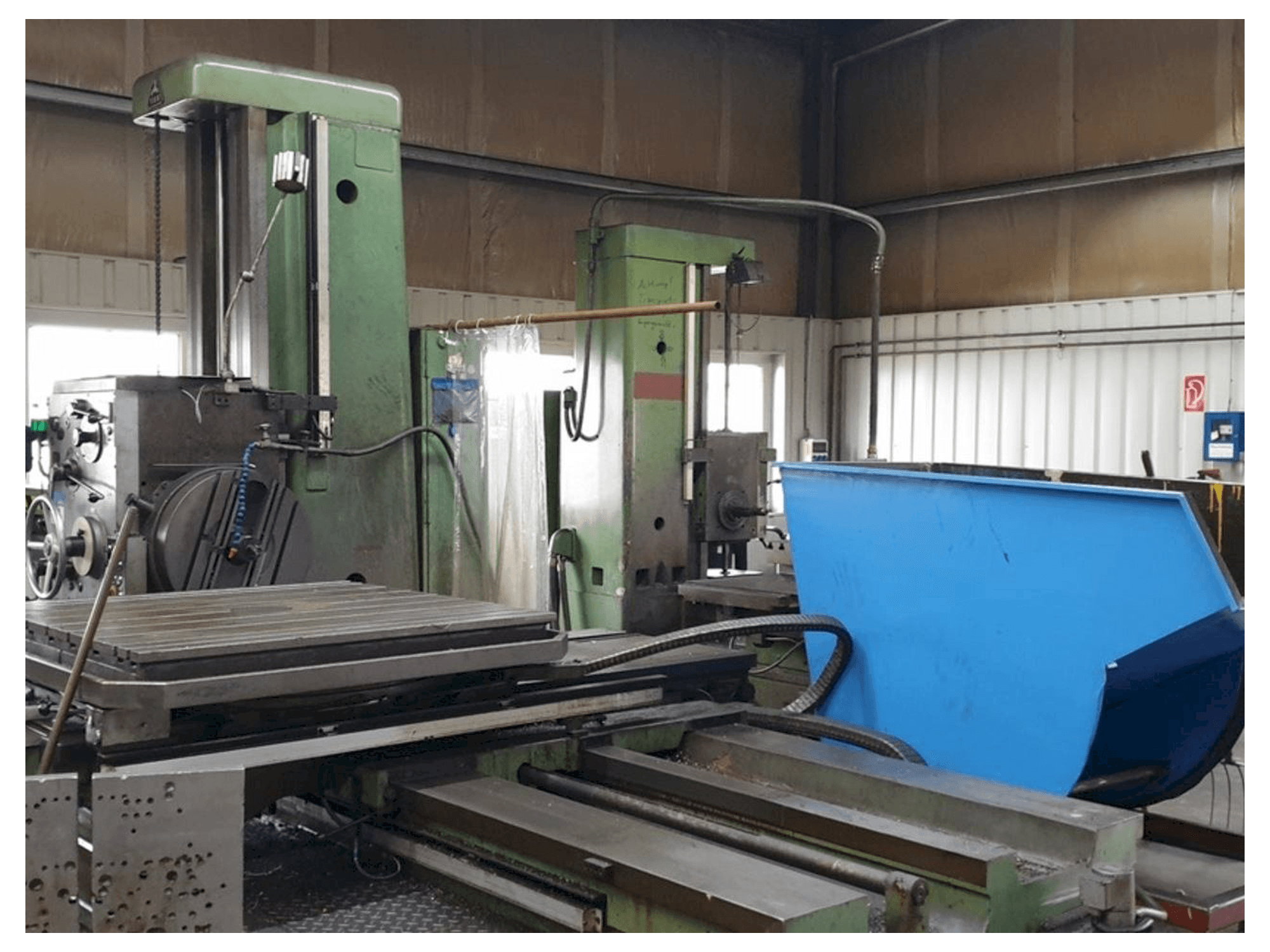 Frontansicht der TOS W 100 A Maschine