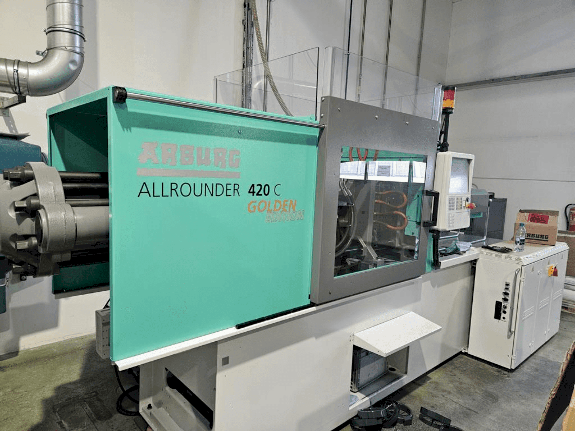 Frontansicht der Arburg Allrounder 420 C 1000 - 290 Golden Edition Maschine