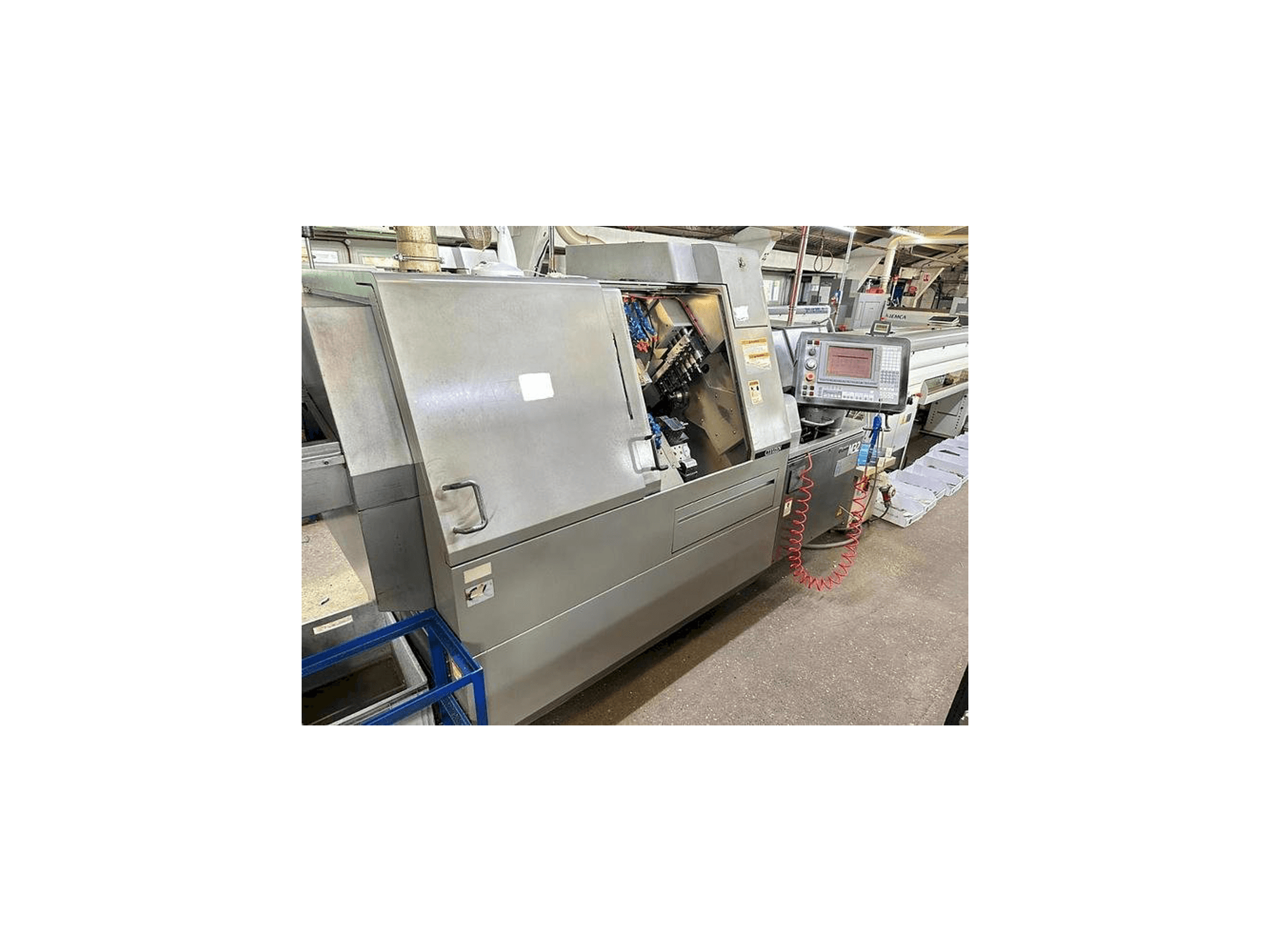 Frontansicht der Citizen M32 III Maschine