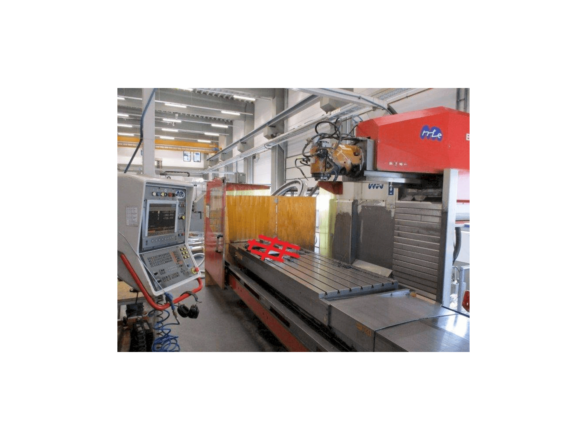 Frontansicht der MTE BF-2700 Maschine