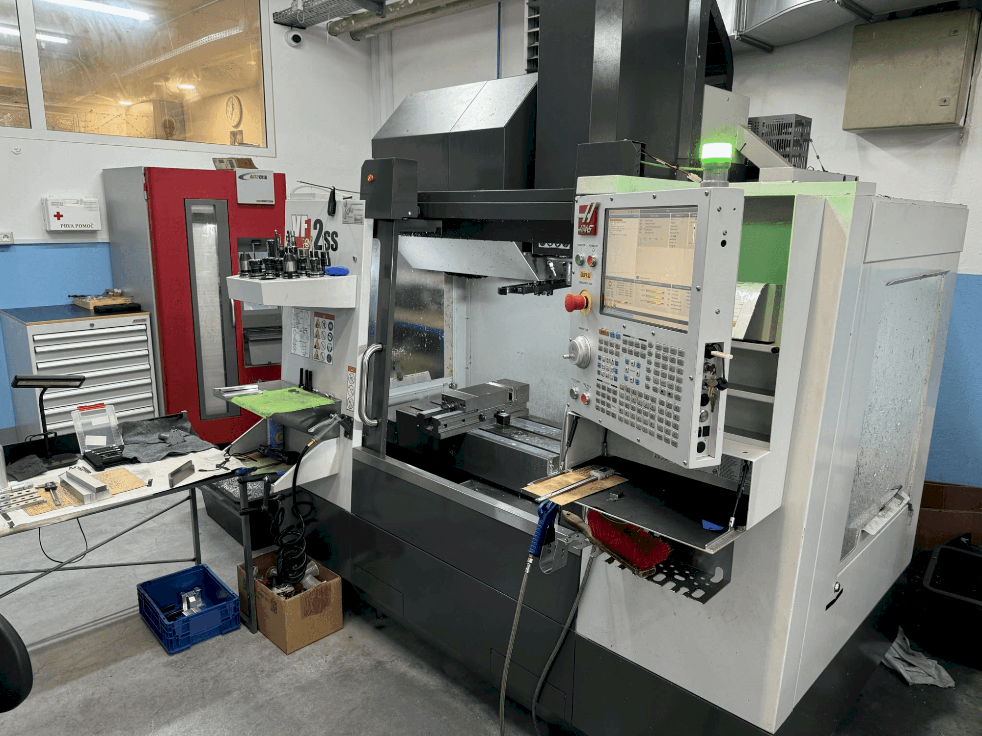 Frontansicht der HAAS VF-2SS Maschine