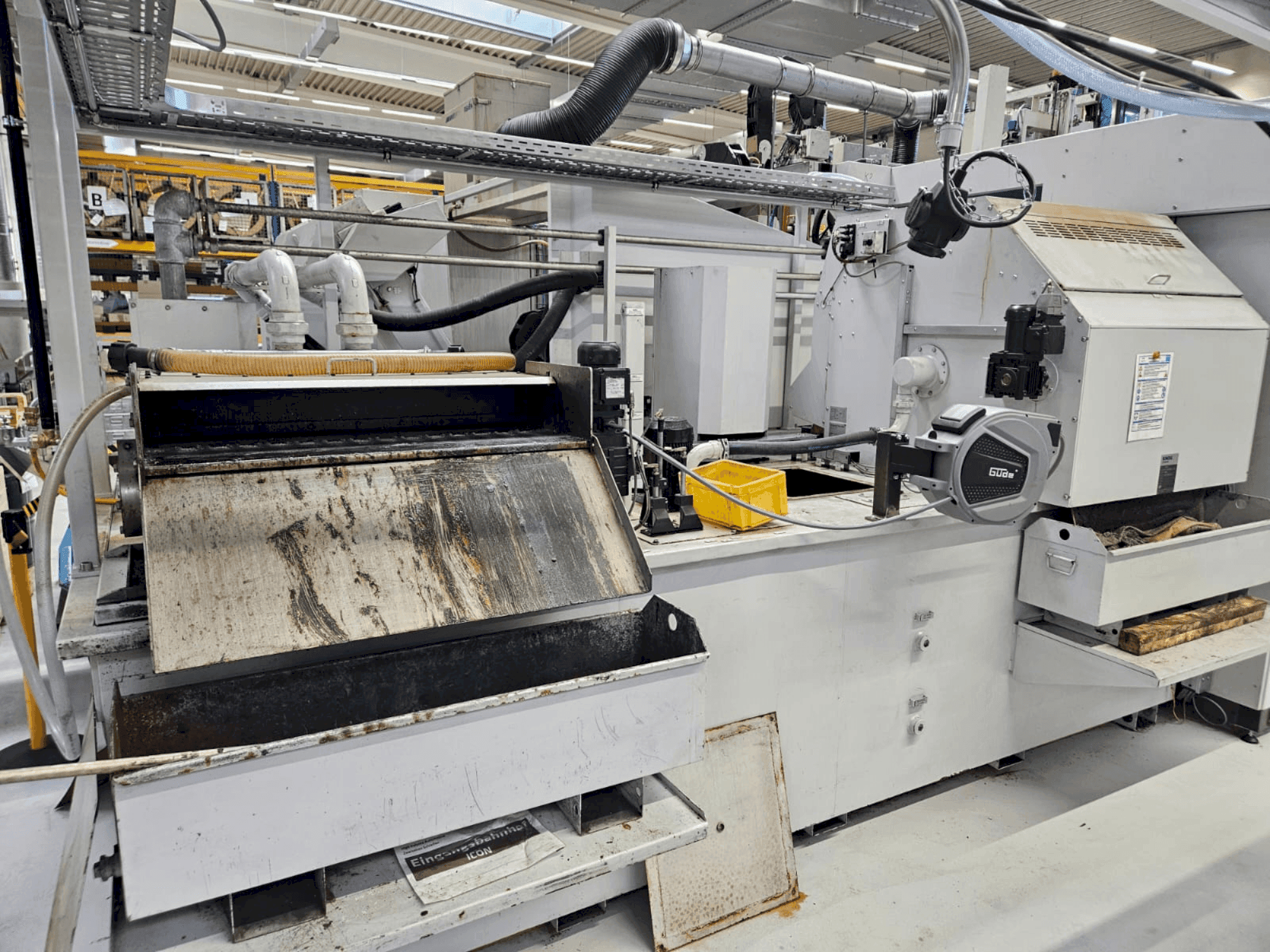 Frontansicht der ICON 6-250 Maschine