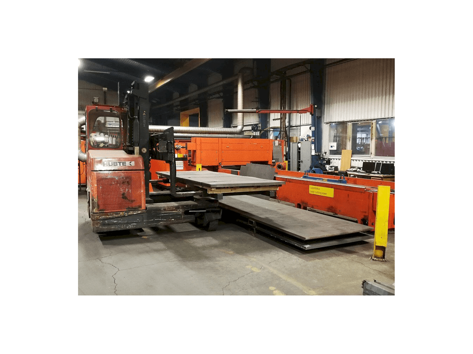 Frontansicht der Bystronic ByStar 3015 Maschine