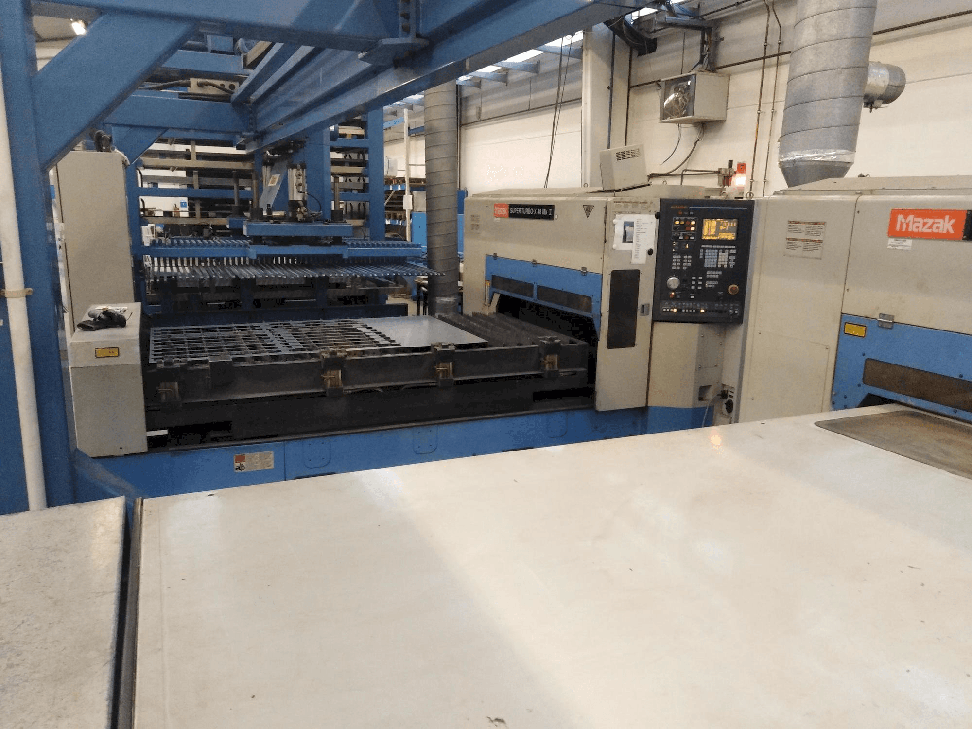 Frontansicht der Mazak stx-48 Mark II Maschine