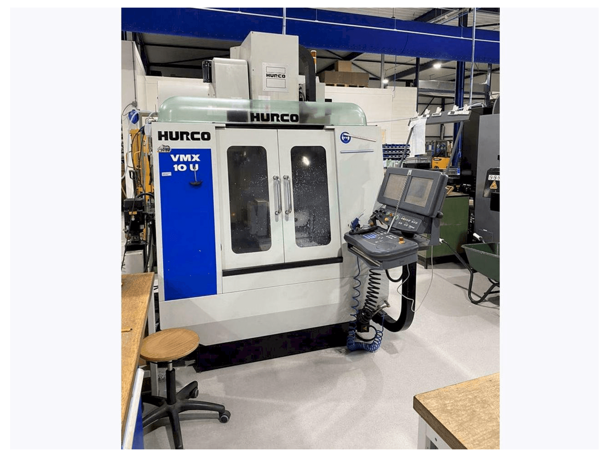 Frontansicht der Hurco VMX 10 U 5 Maschine