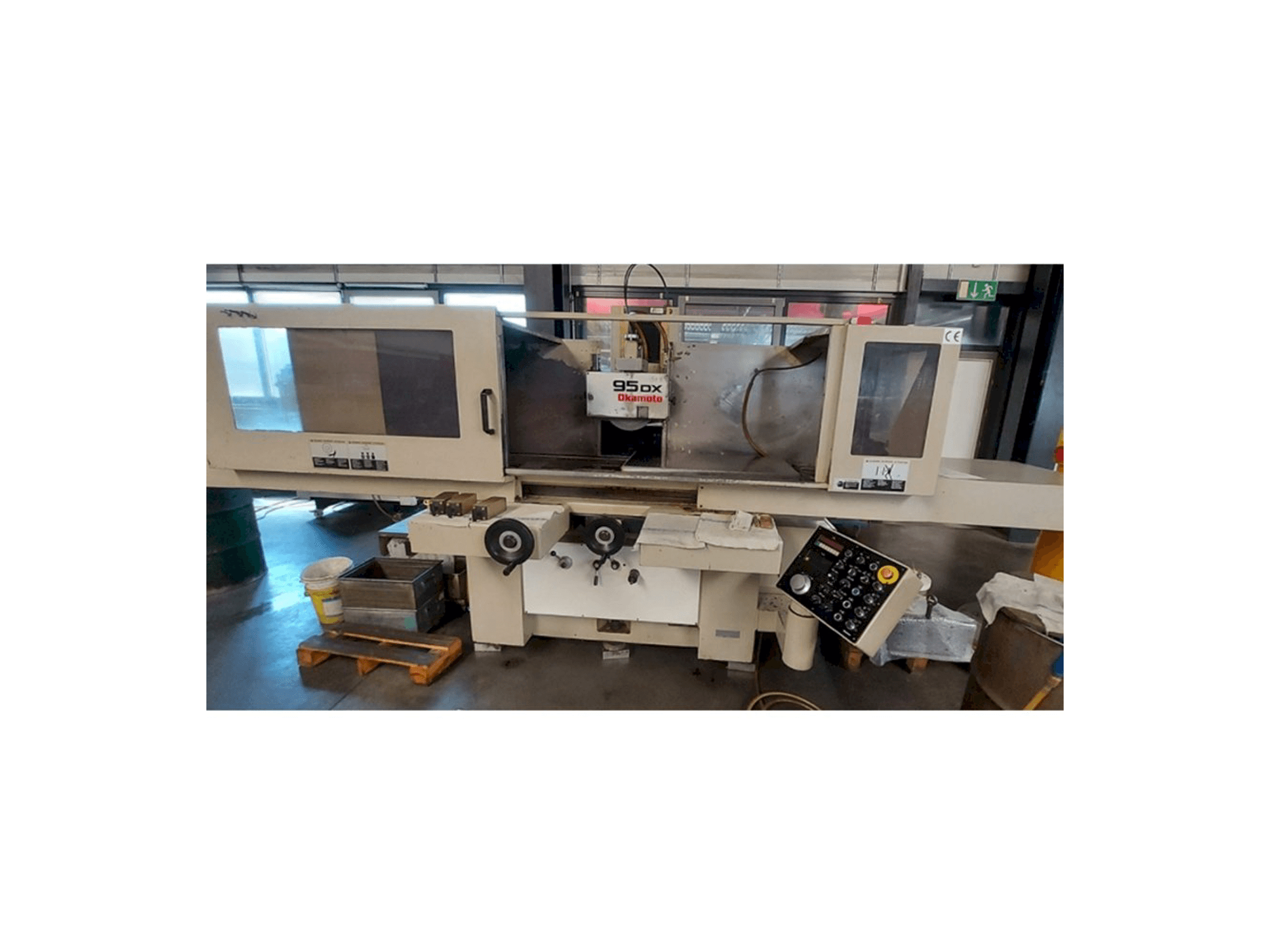 Frontansicht der OKAMOTO 95DX Maschine