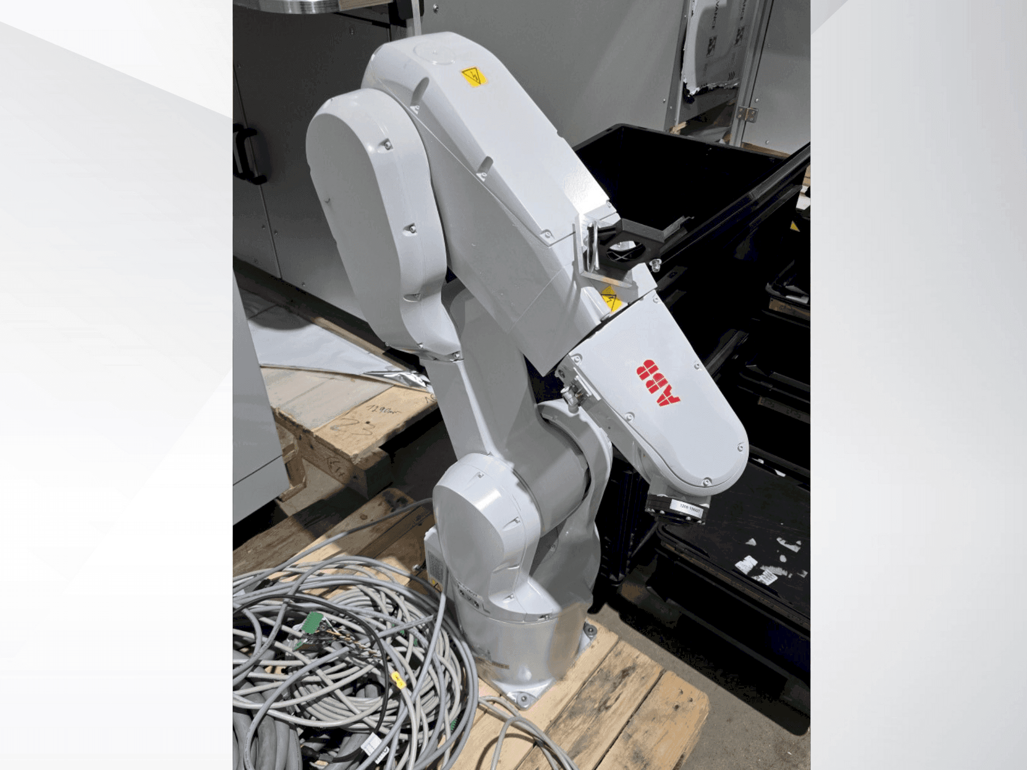 Frontansicht der ABB IRB 1200-5/0.9 Maschine