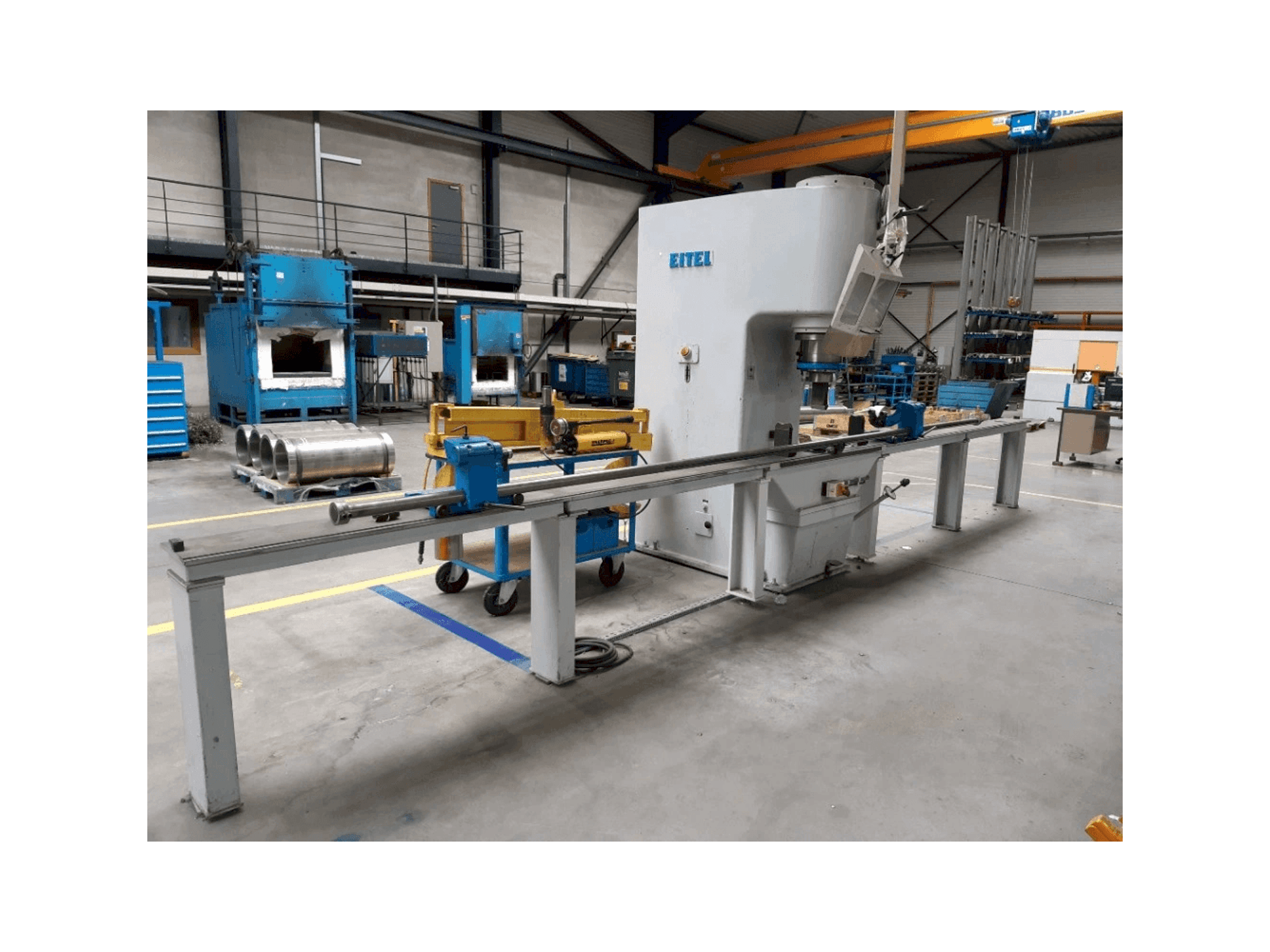 Frontansicht der EITEL-PRESS RP 100 Maschine