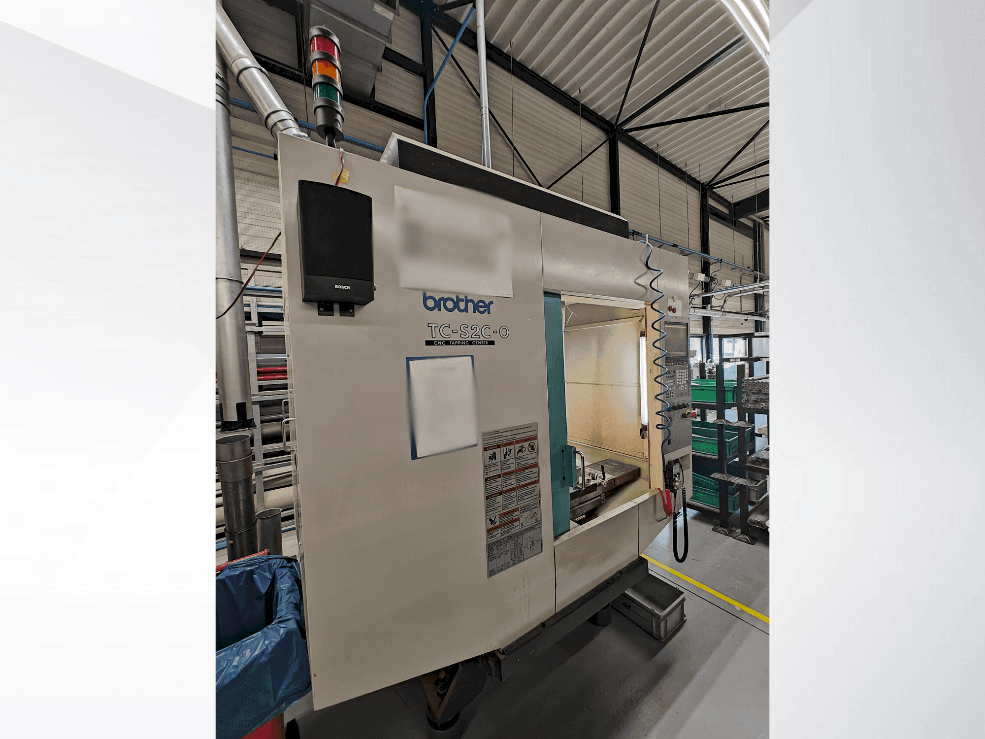 Frontansicht der Brother TC-S2C-O Maschine