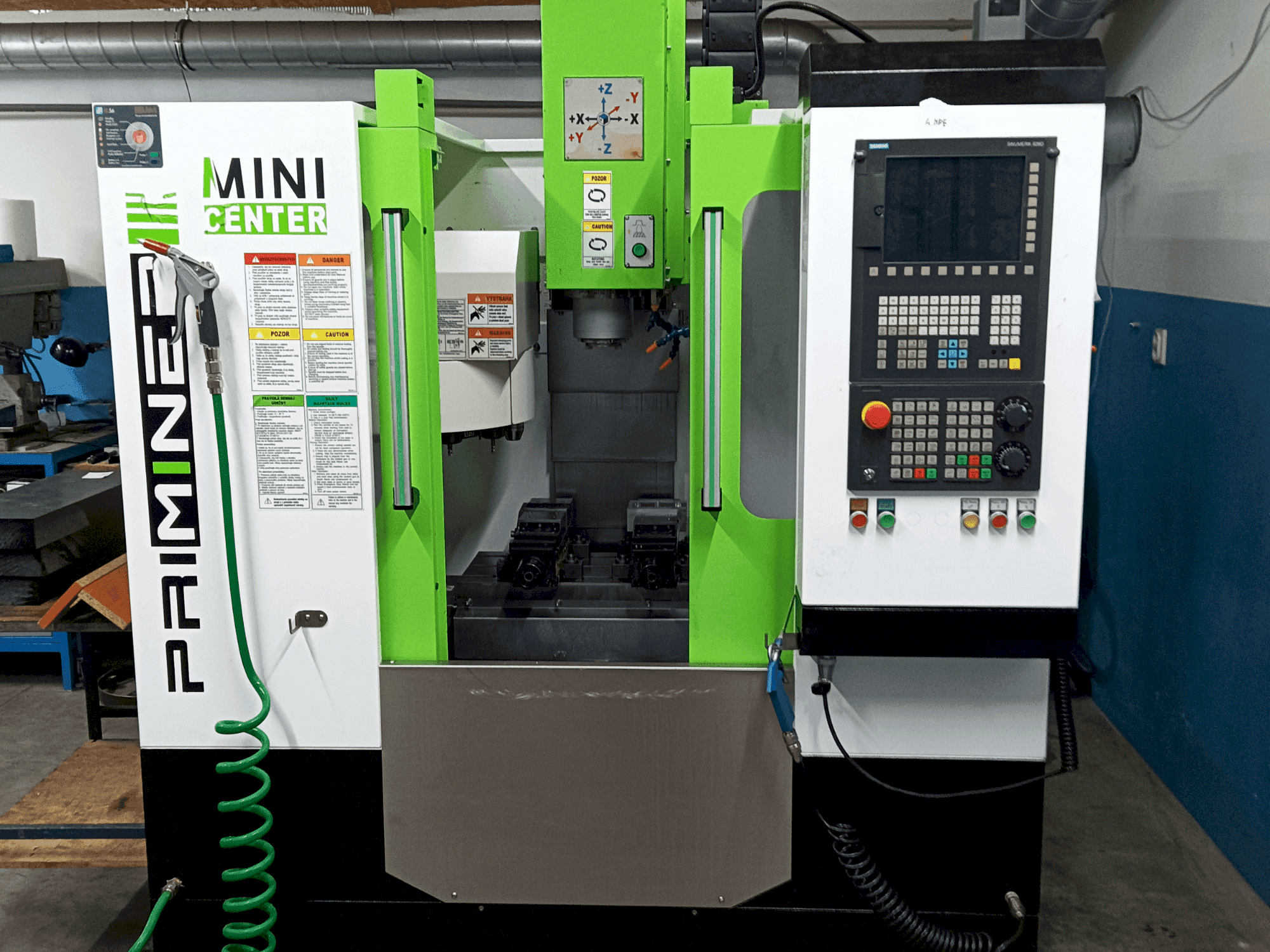 Frontansicht der Priminer MINI Maschine