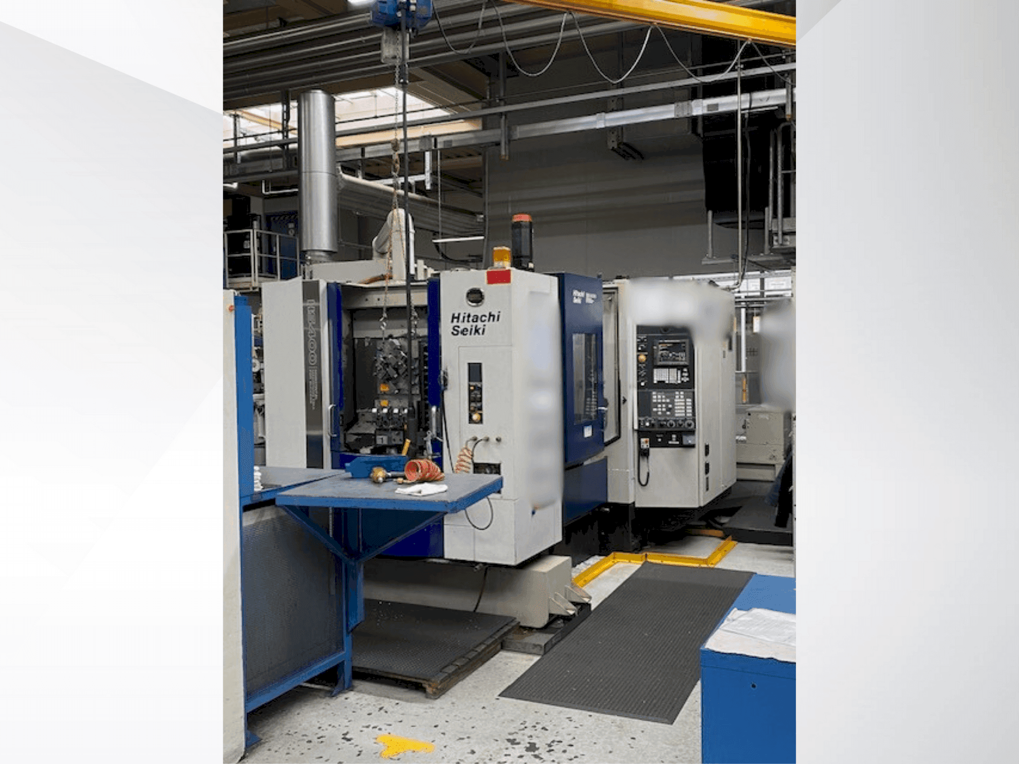 Frontansicht der HITACHI SEIKI HS 400 Maschine