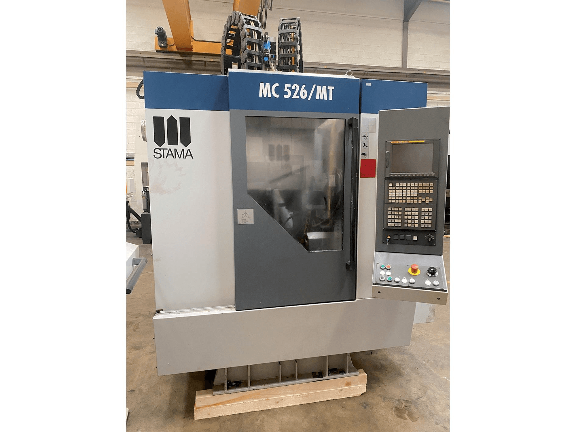 Frontansicht der STAMA MC 526 Maschine