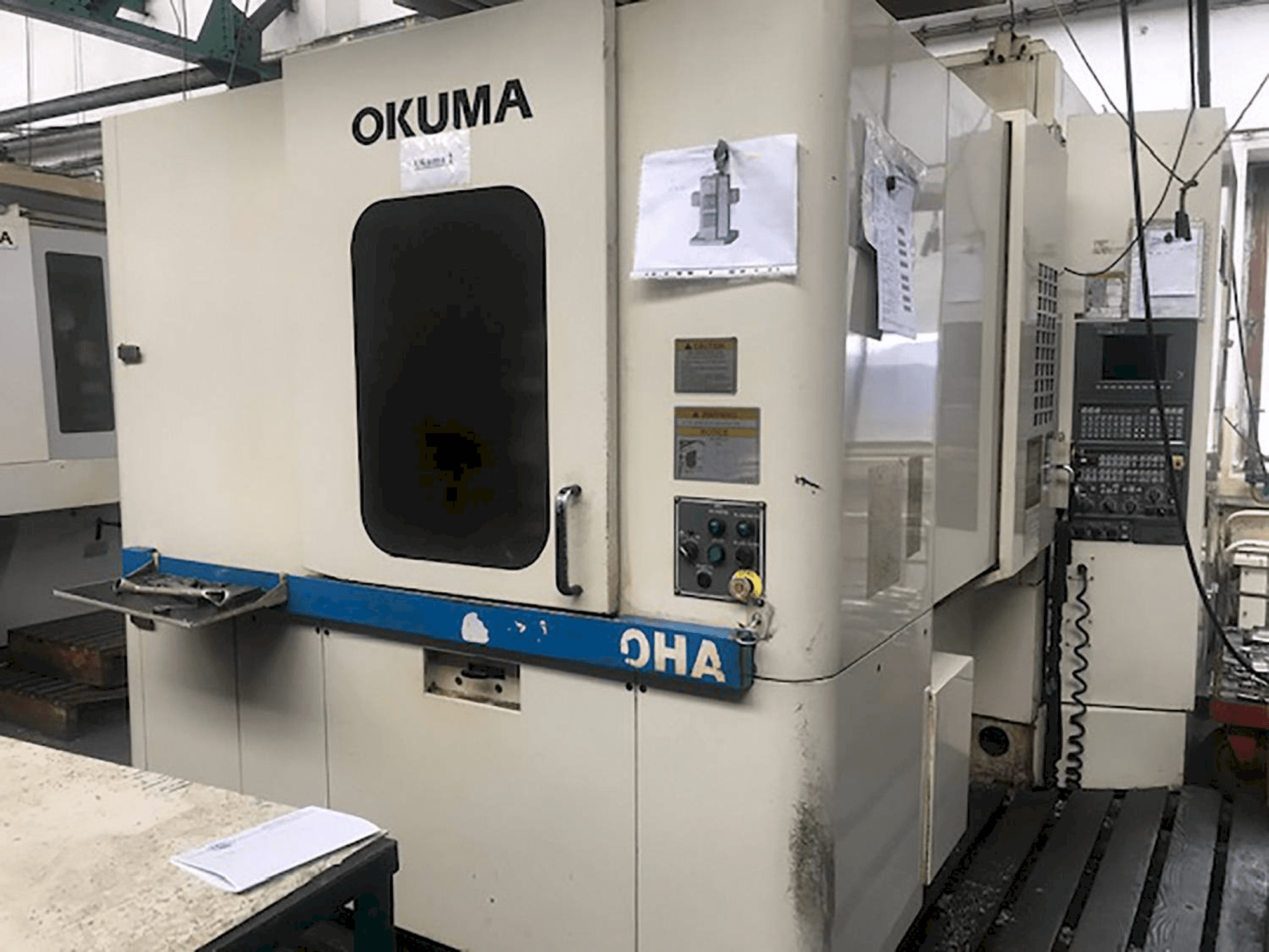Frontansicht der Okuma MX-40HA Maschine