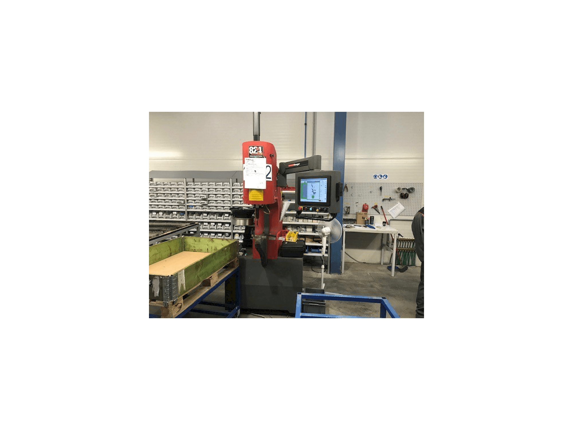 Linke Seitenansicht der Haeger WT-824 4e Maschine