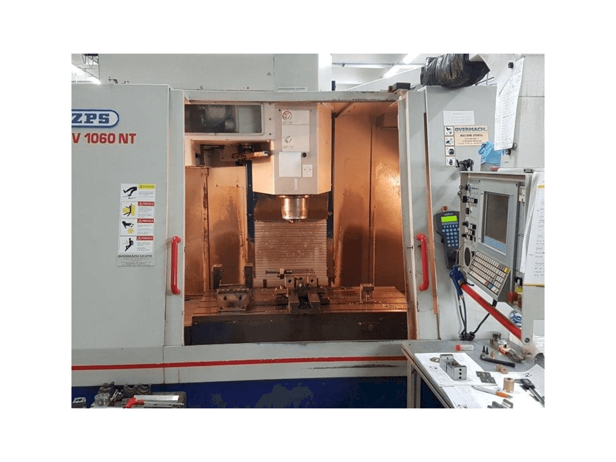 Frontansicht der ZPS MCFV 1060NT Maschine