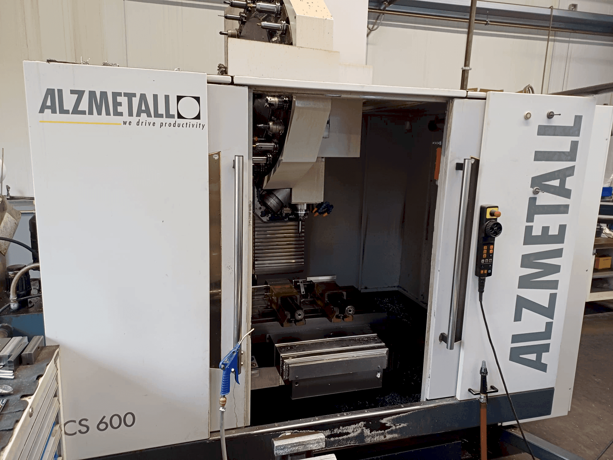 Frontansicht der Alzmetall CS 600/3 Maschine