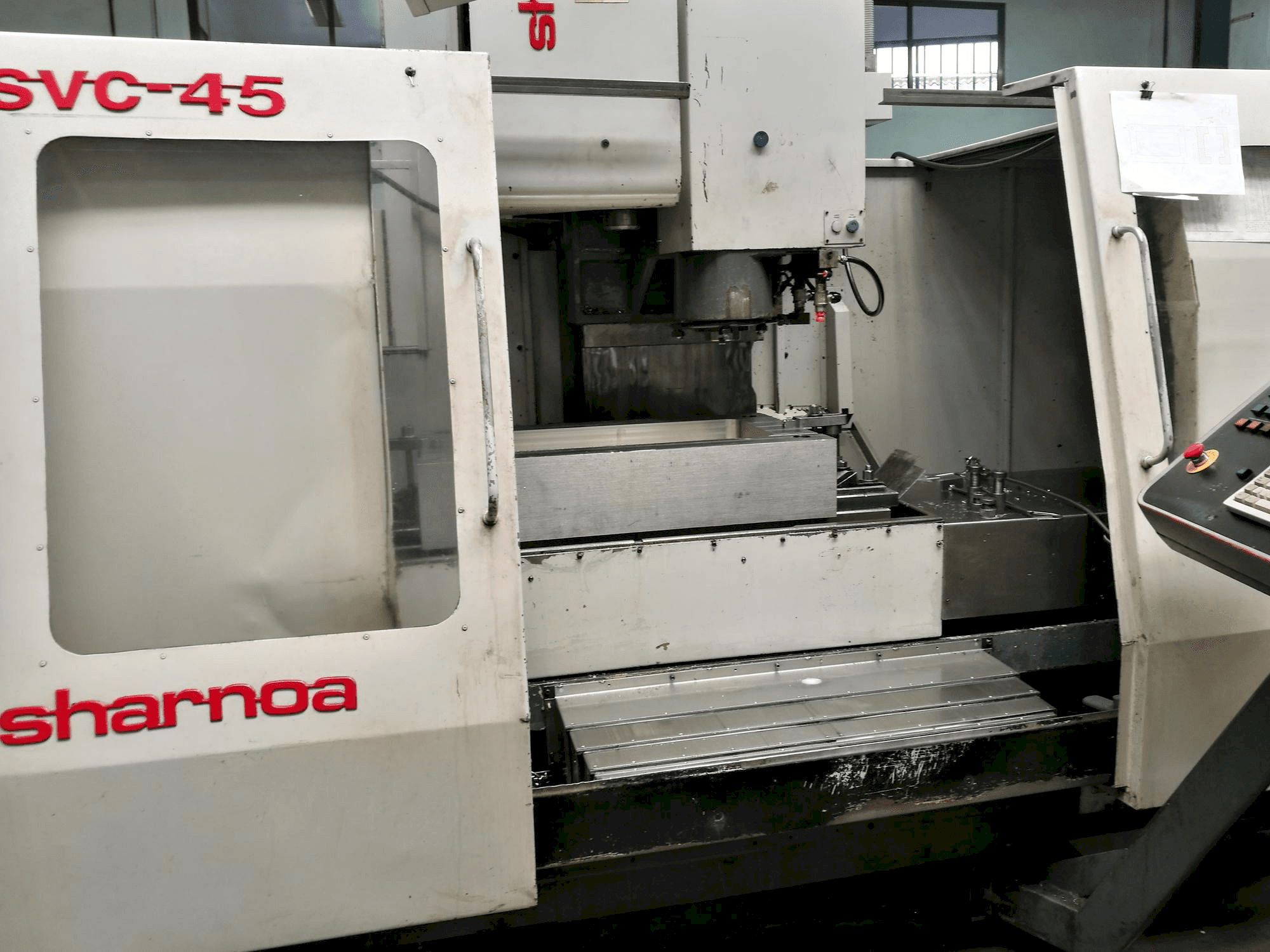 Frontansicht der Sharnoa SVC-45 Maschine