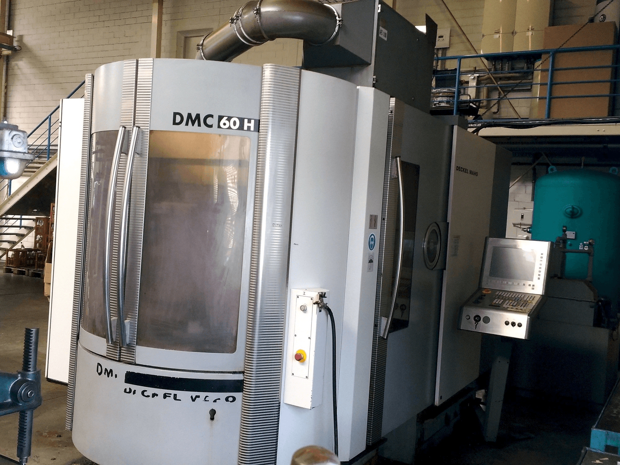 Frontansicht der DECKEL MAHO DMC 60H hi-dyn Maschine