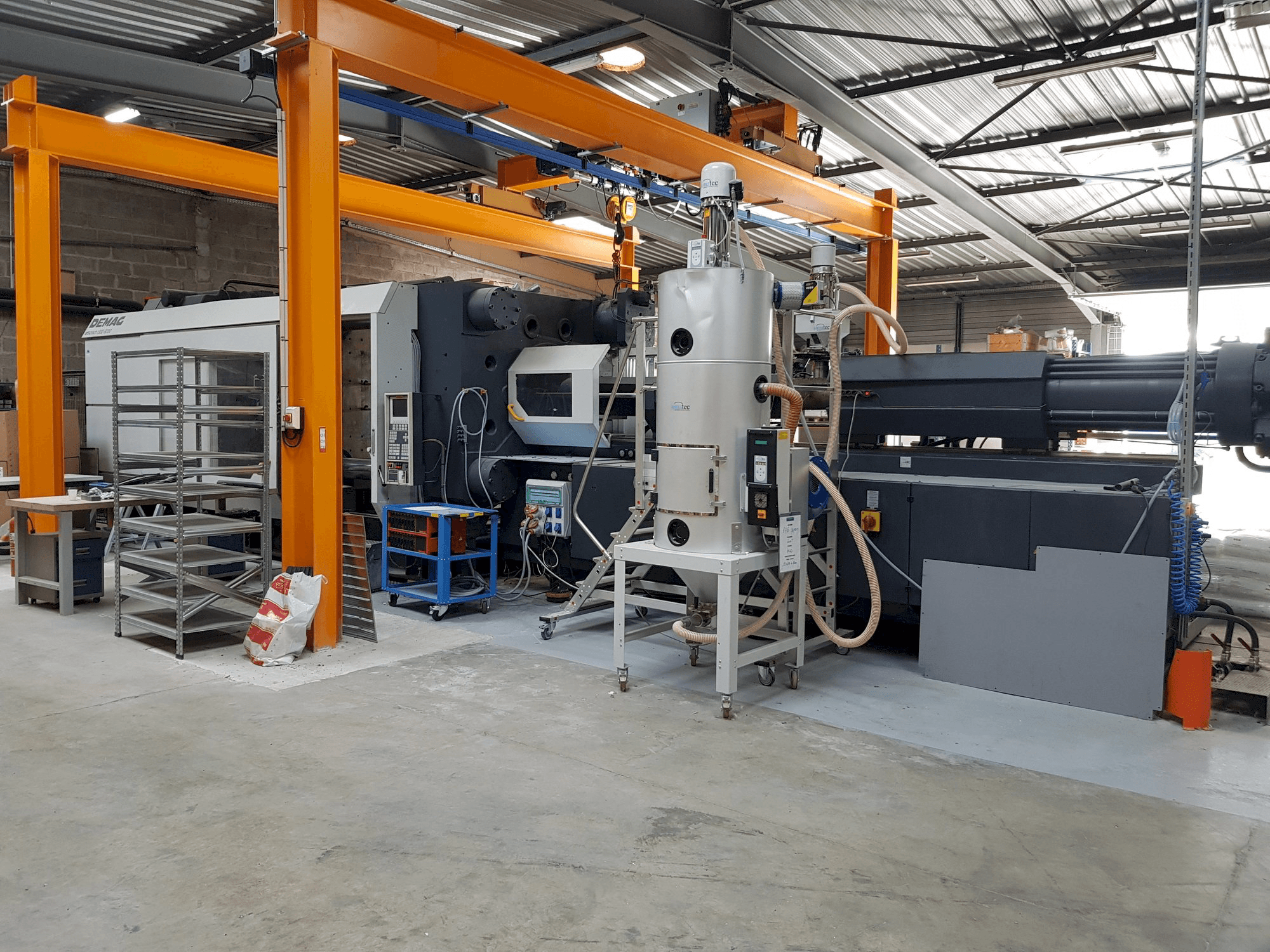 Frontansicht der DEMAG ERGOTECH 1300-8000 Maschine