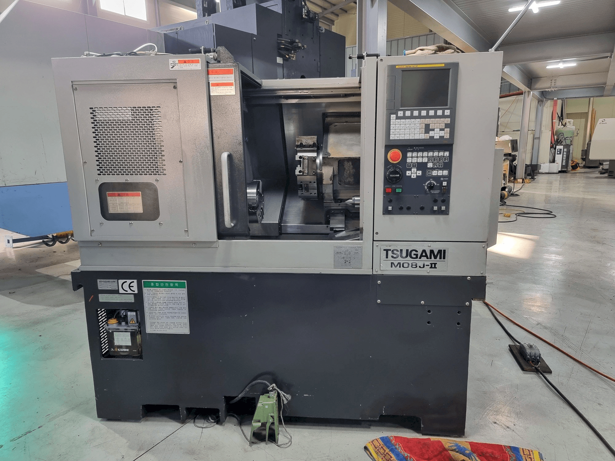 Frontansicht der TSUGAMI M08J-Ⅱ Maschine