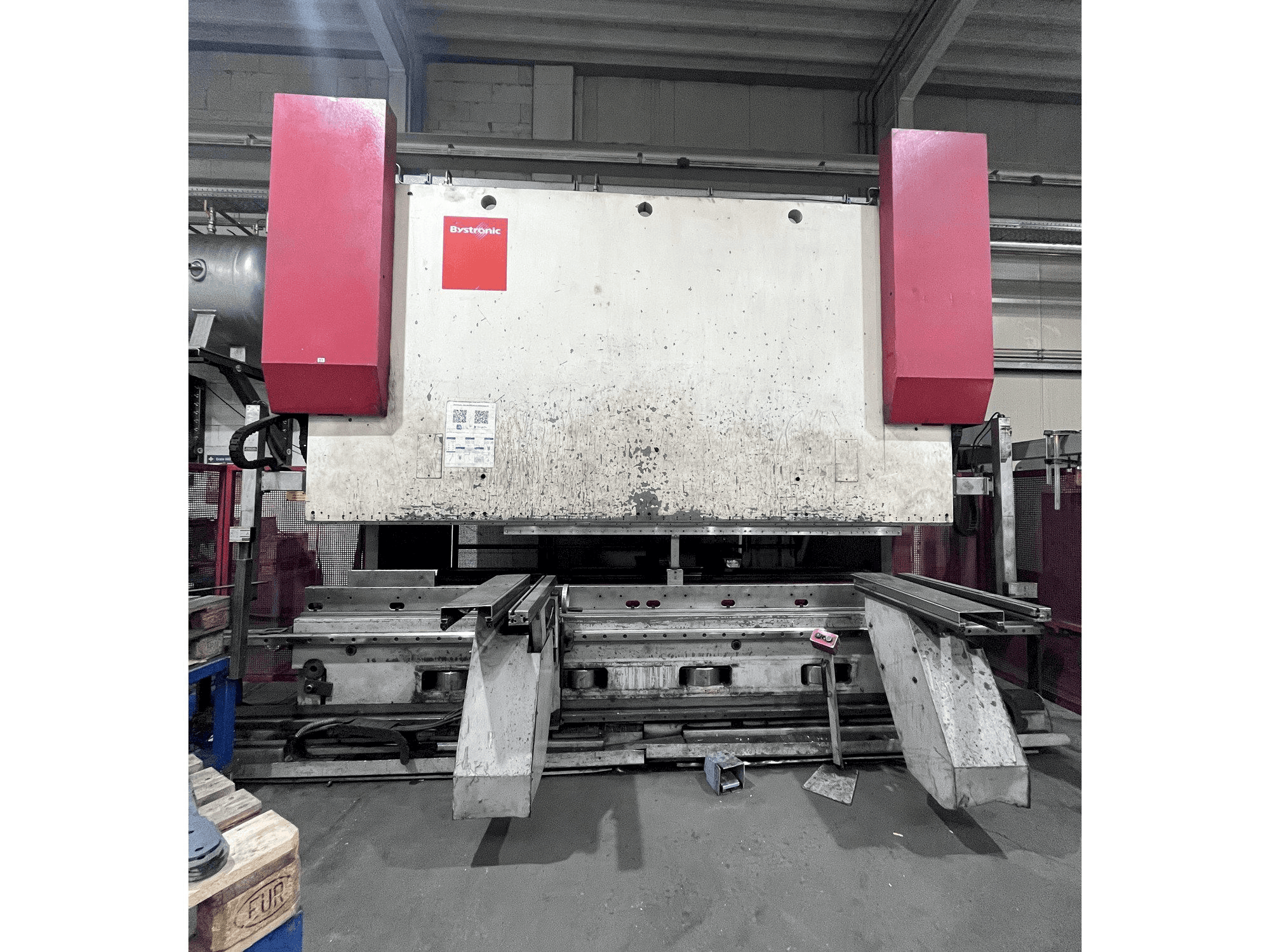 Frontansicht der BEYELER PR10 320/4100 Maschine