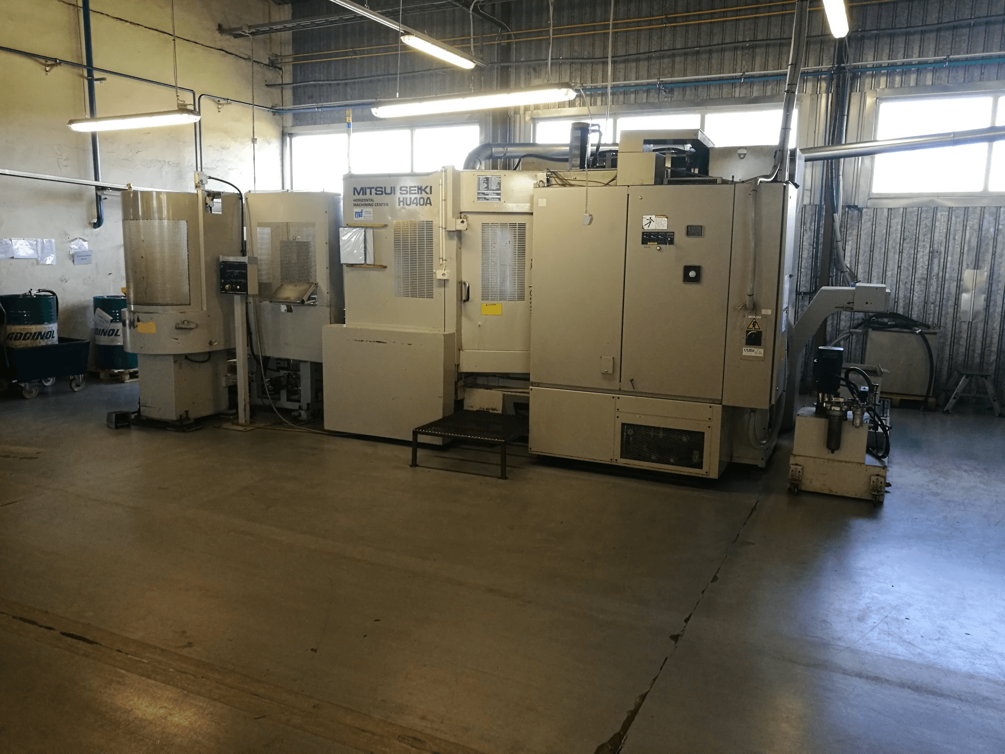 Frontansicht 1 der Mitsui Seiki HU40A Maschine