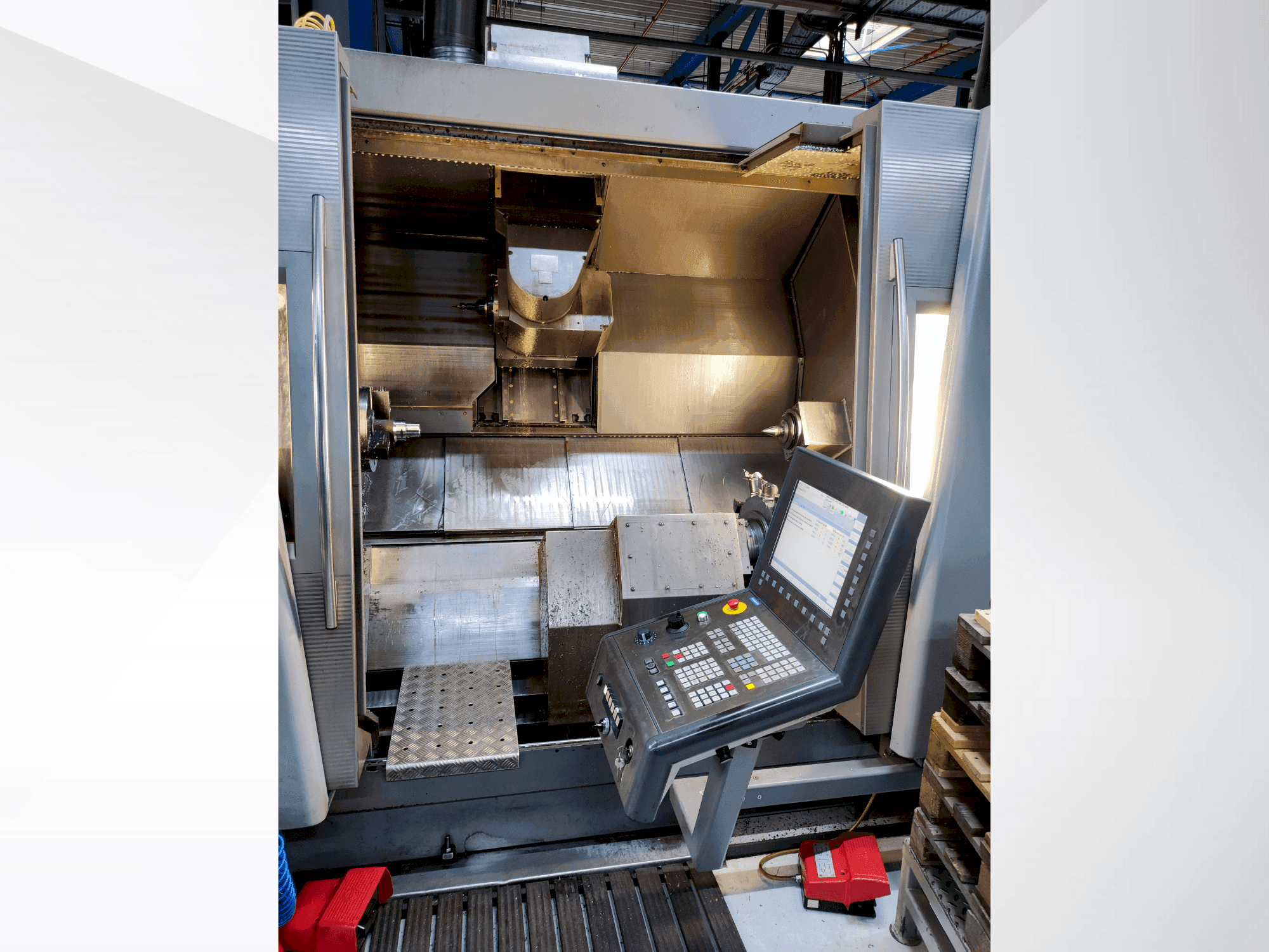 Frontansicht der Gildemeister GMX 400 linear Maschine