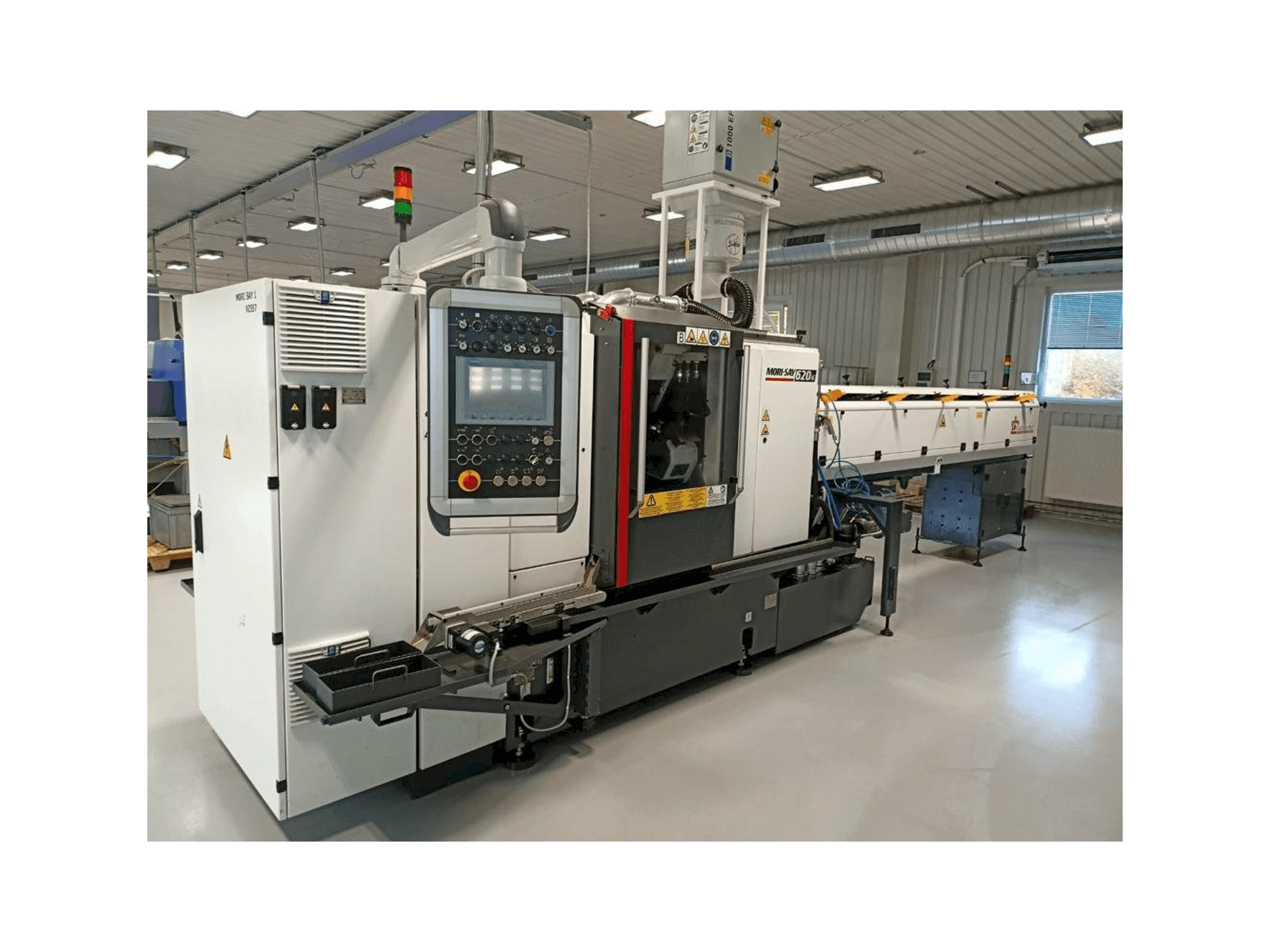 Frontansicht der MORI SAY 620 AC Maschine