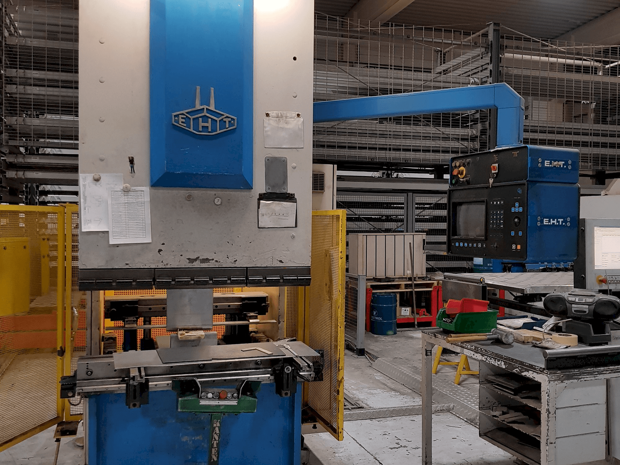 Frontansicht der EHT EHP 5.5-12 Maschine