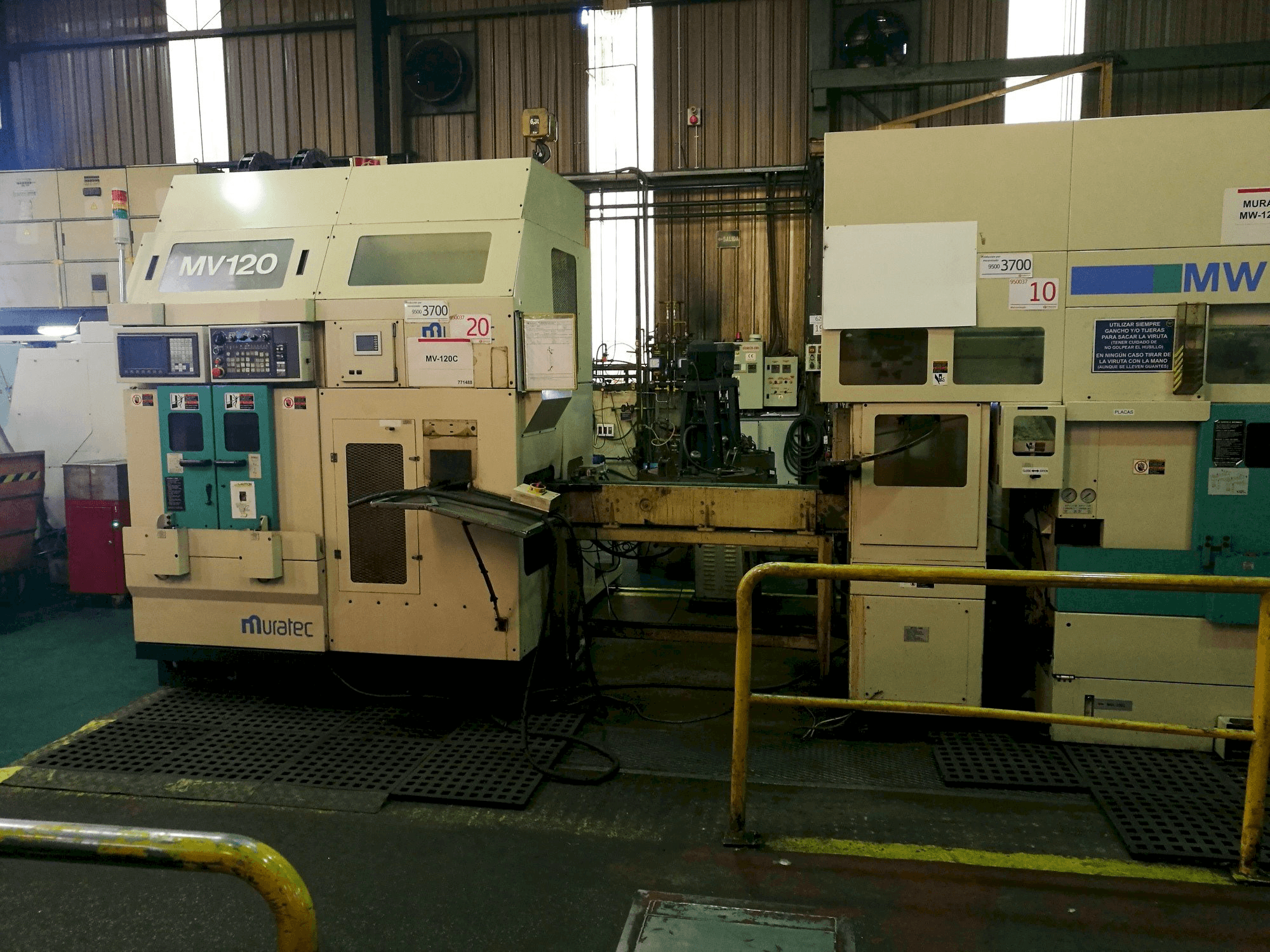 Frontansicht der Muratec MV120 Maschine