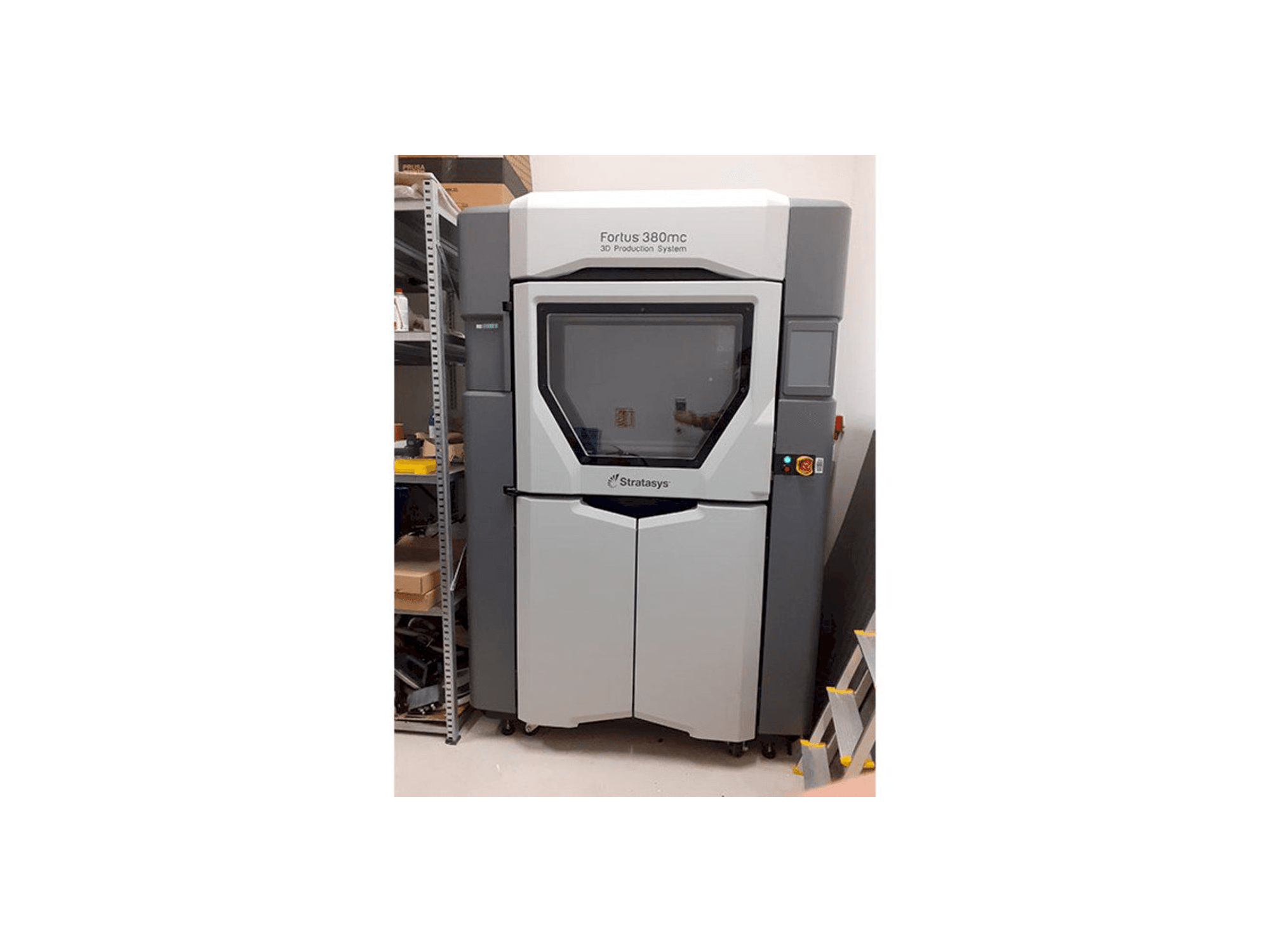 Frontansicht der Stratasys Fortus 380MC Maschine