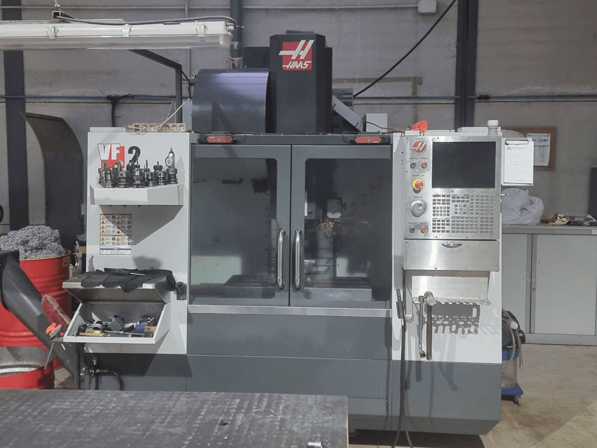 Frontansicht der HAAS VF-2 Maschine