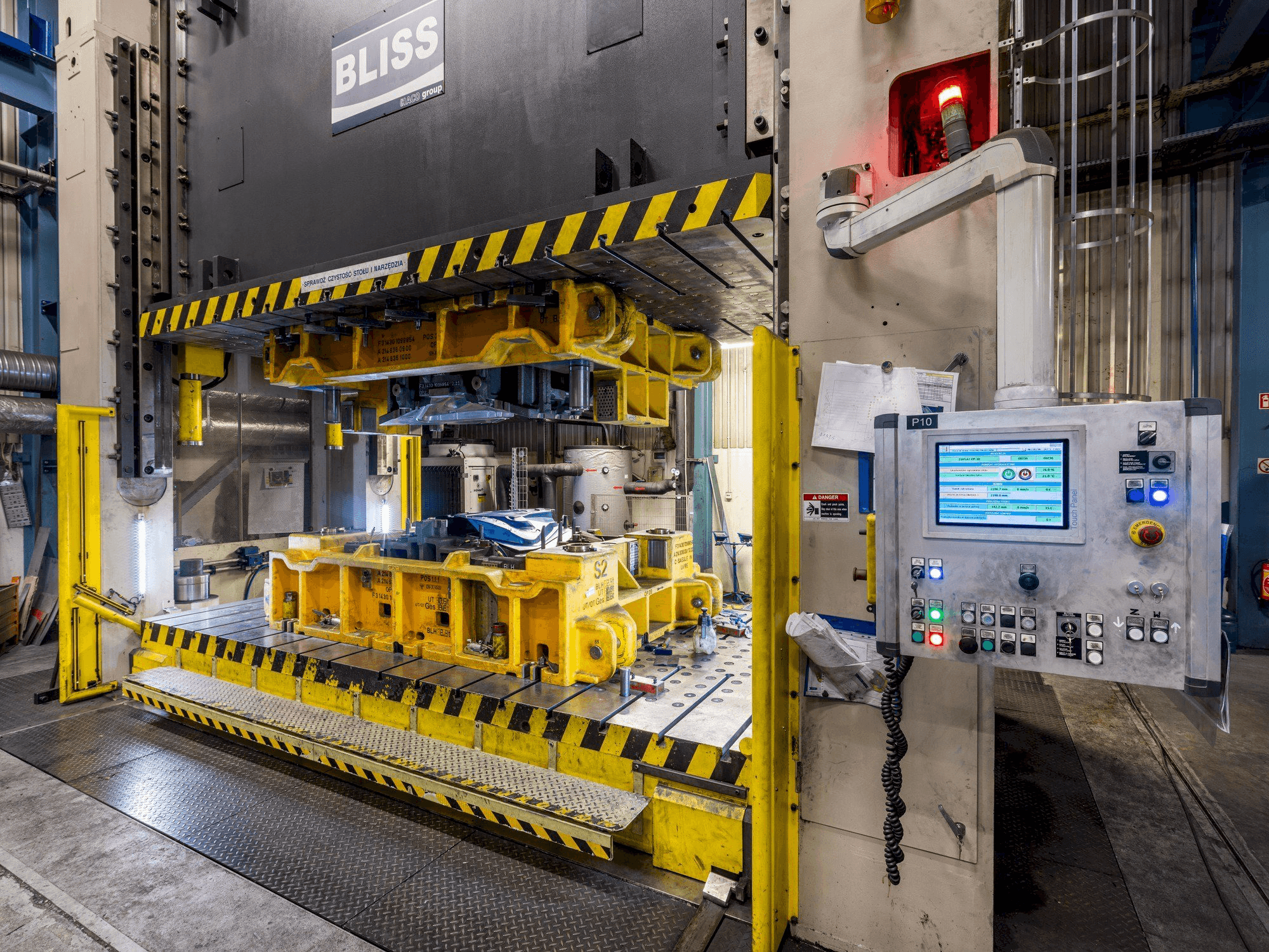 Frontansicht der BLISS-BRET PHD 1500 Maschine