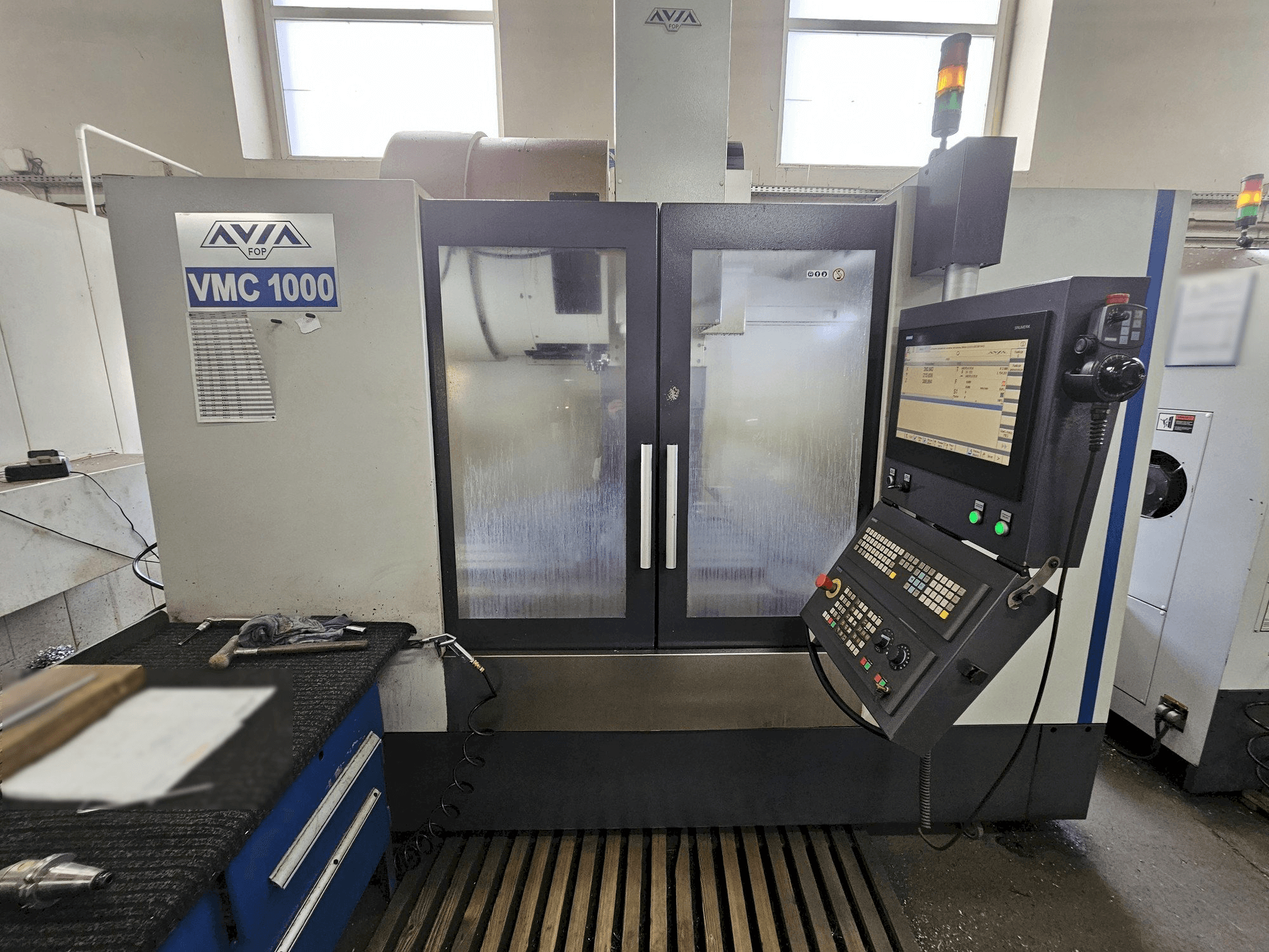 Frontansicht der Avia VMC 1000 Maschine