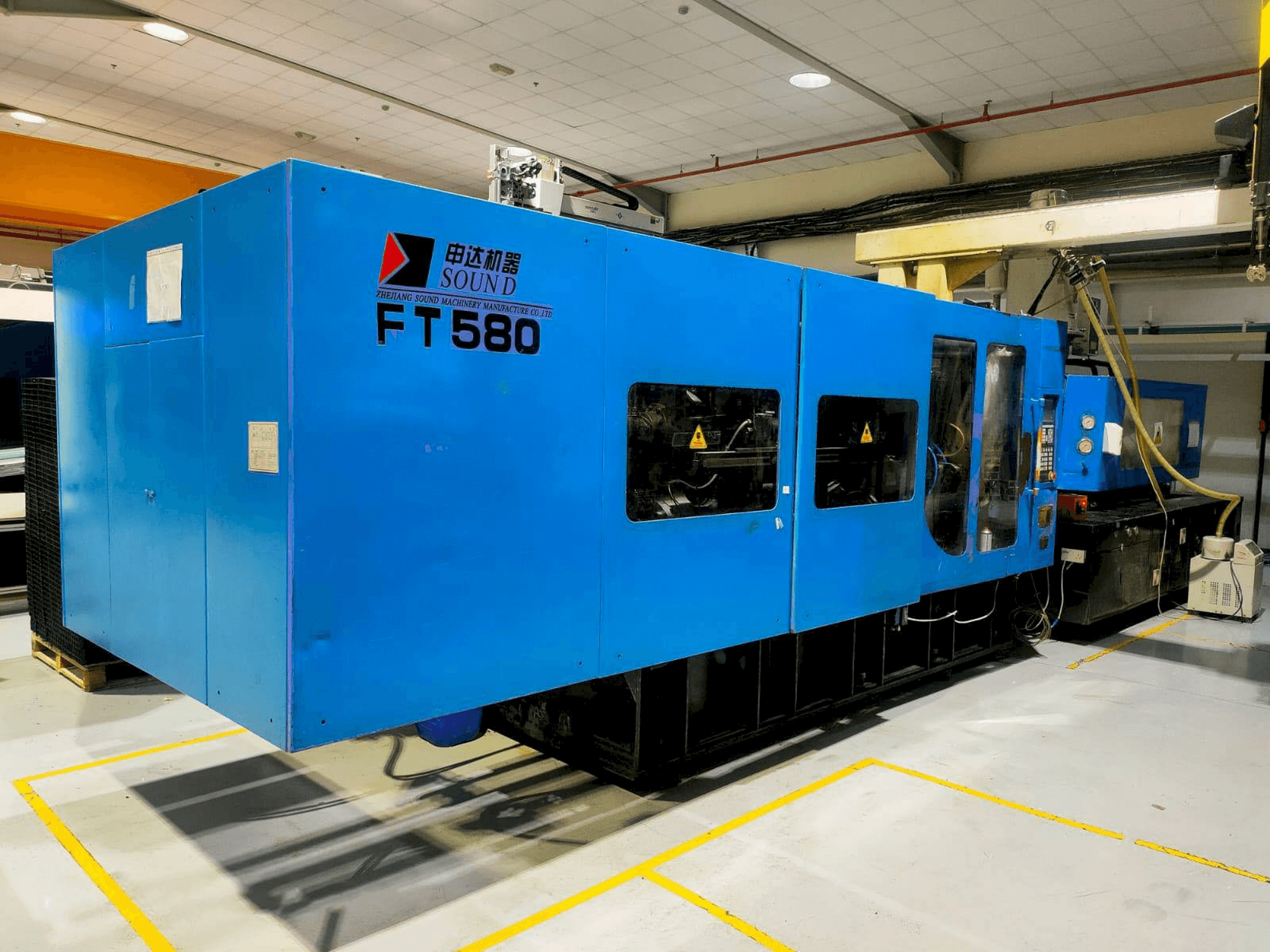 Frontansicht der Zhejiang Sound Machinery Manufacture FT 580 Maschine