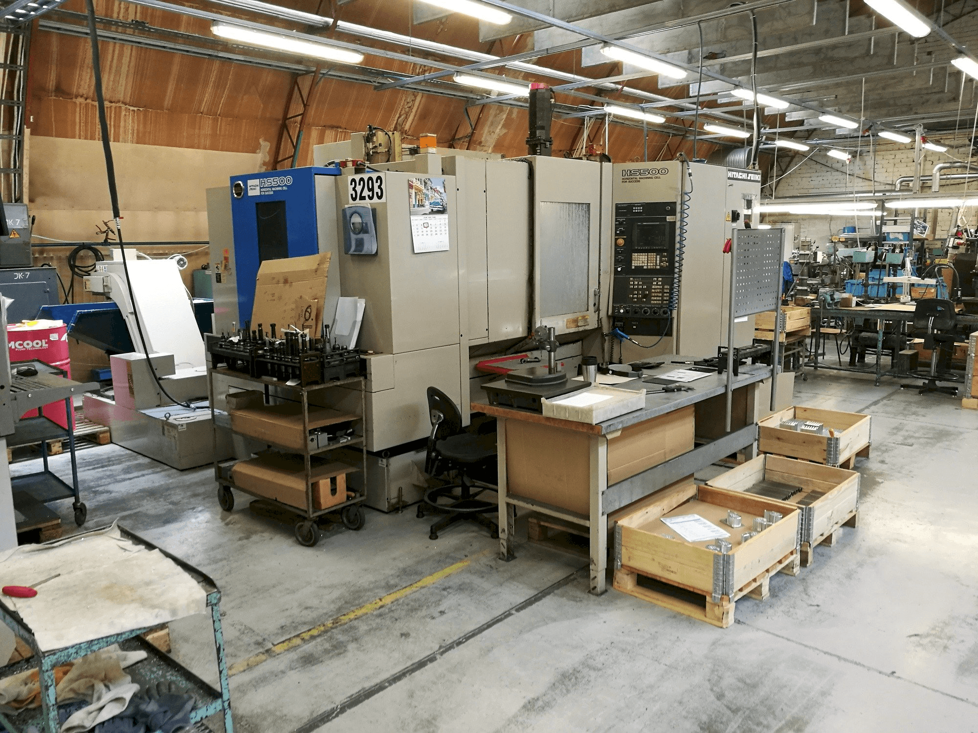 Frontansicht der HITACHI SEIKI HS 500 Maschine