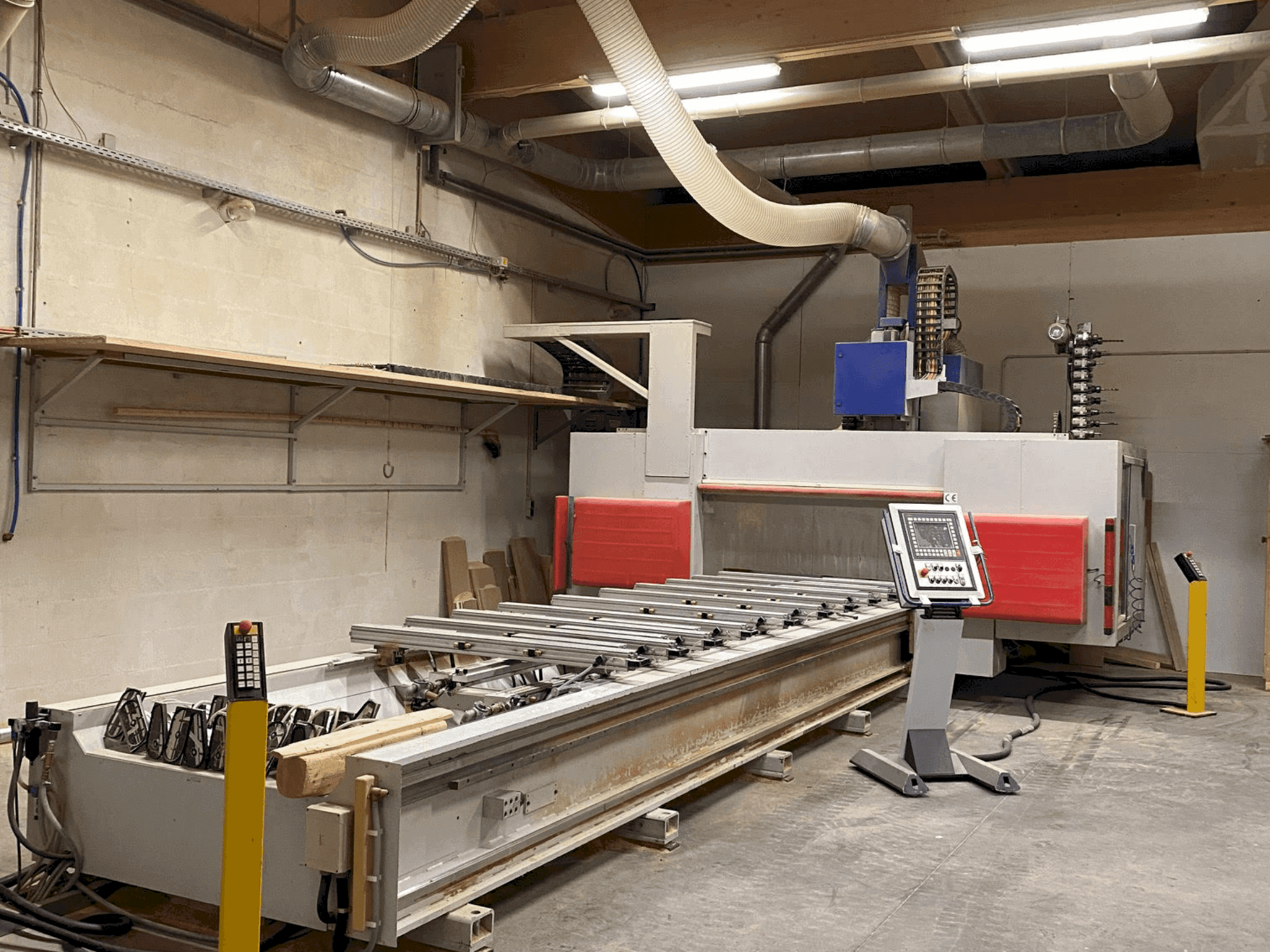 Frontansicht der MAKA FPM 470 Maschine