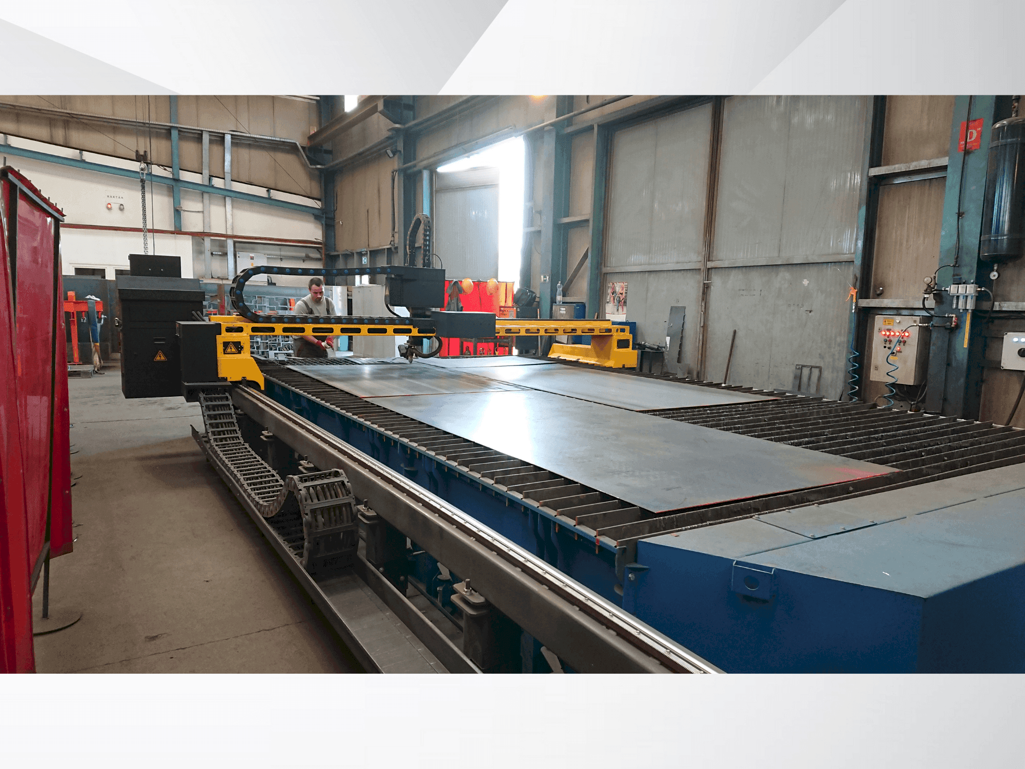 Frontansicht der AJAN PP 260 A-5T Maschine