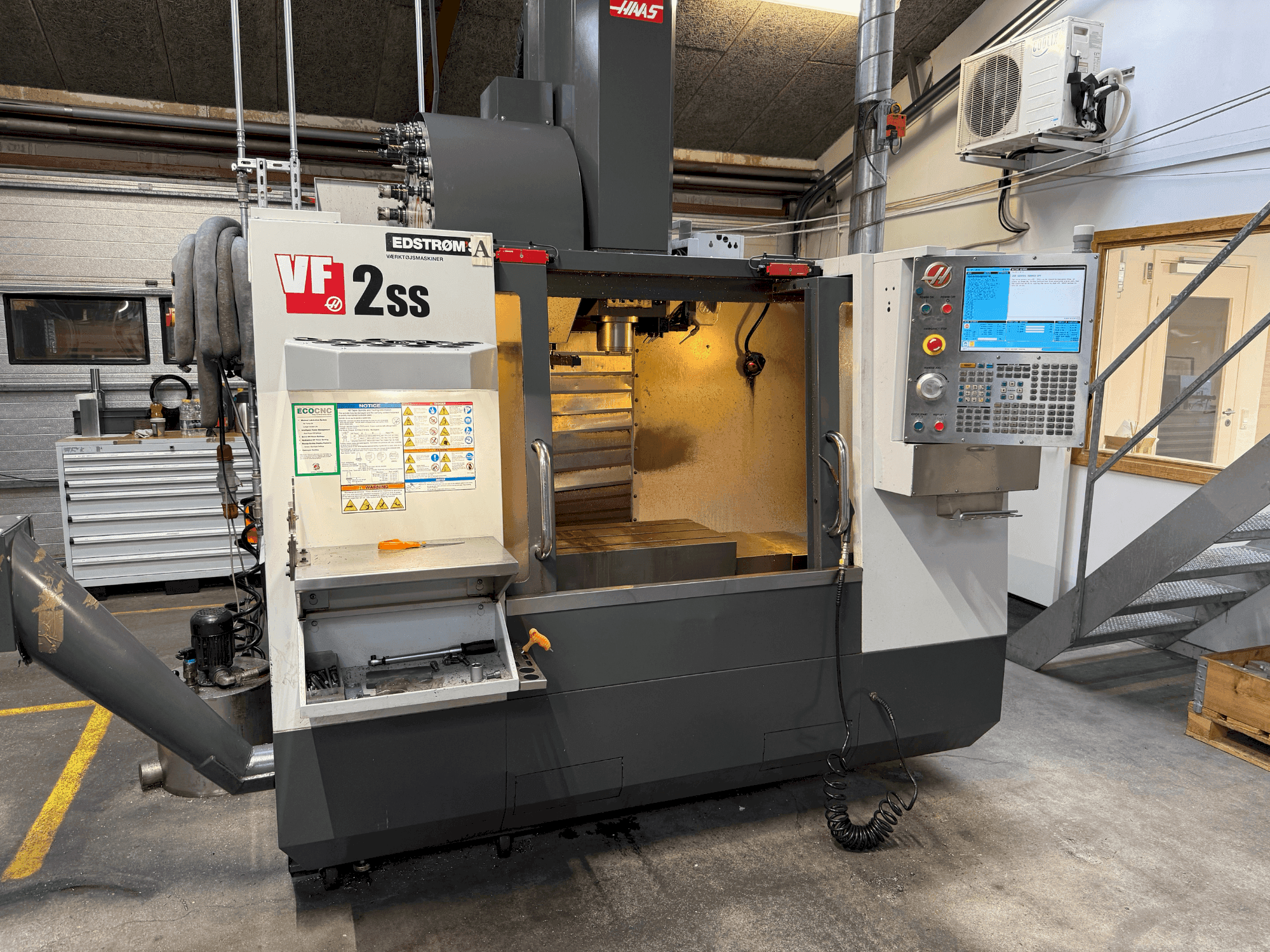 Frontansicht der HAAS VF-2SS Maschine