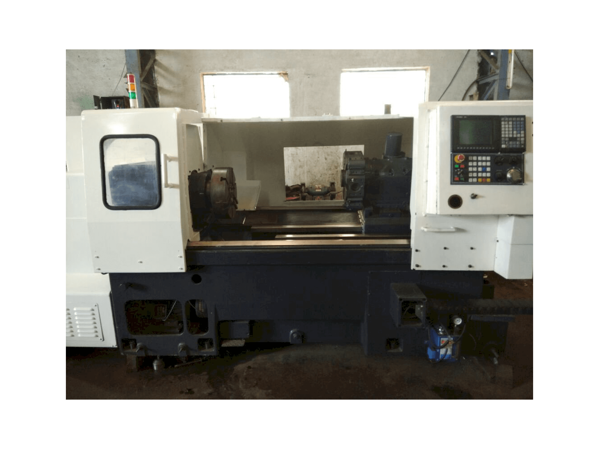 Frontansicht der MORI SEIKI TL3 Maschine