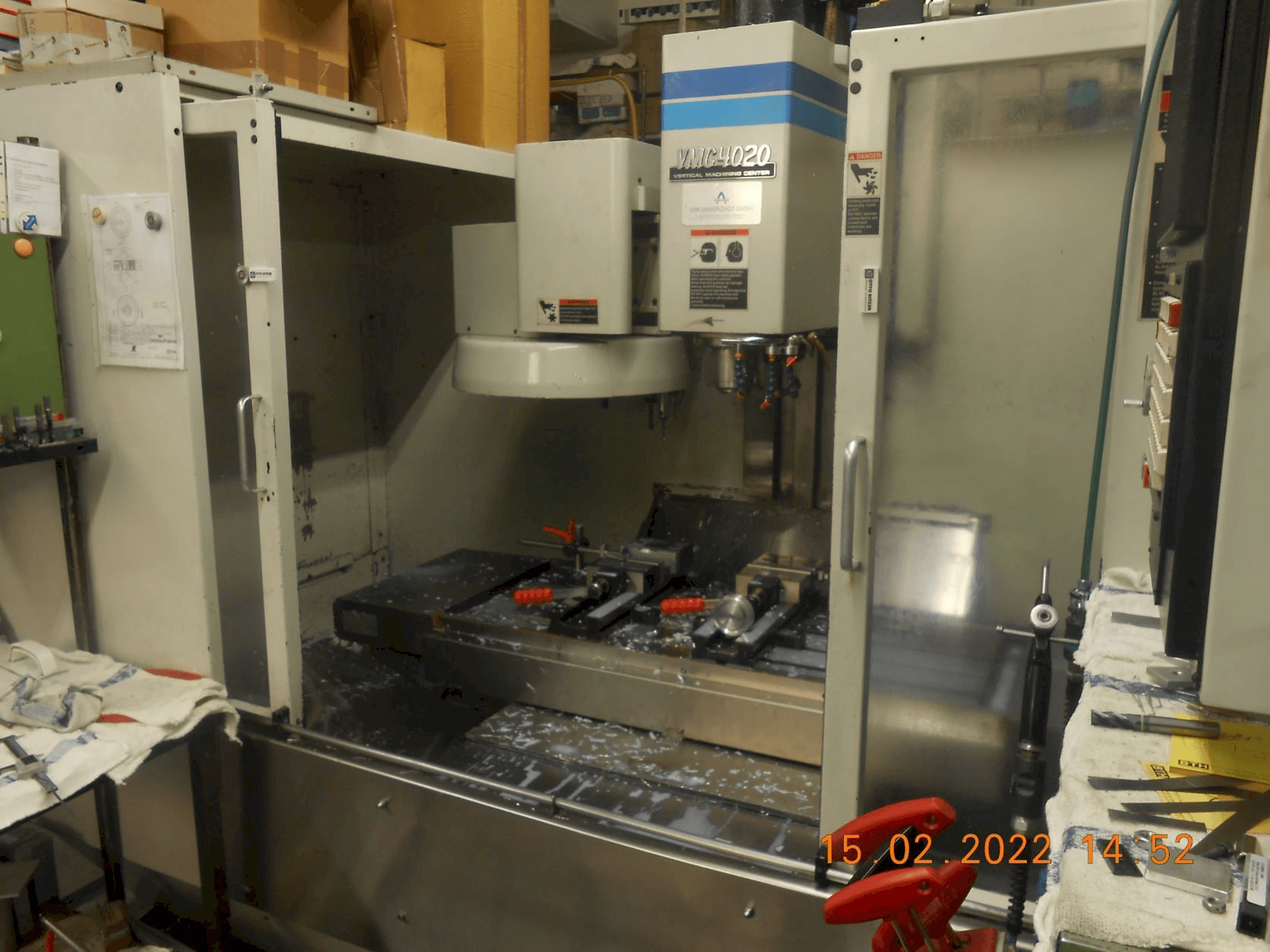 Frontansicht der FADAL CNC Bearbeitungszentrum VMC 4020 Maschine